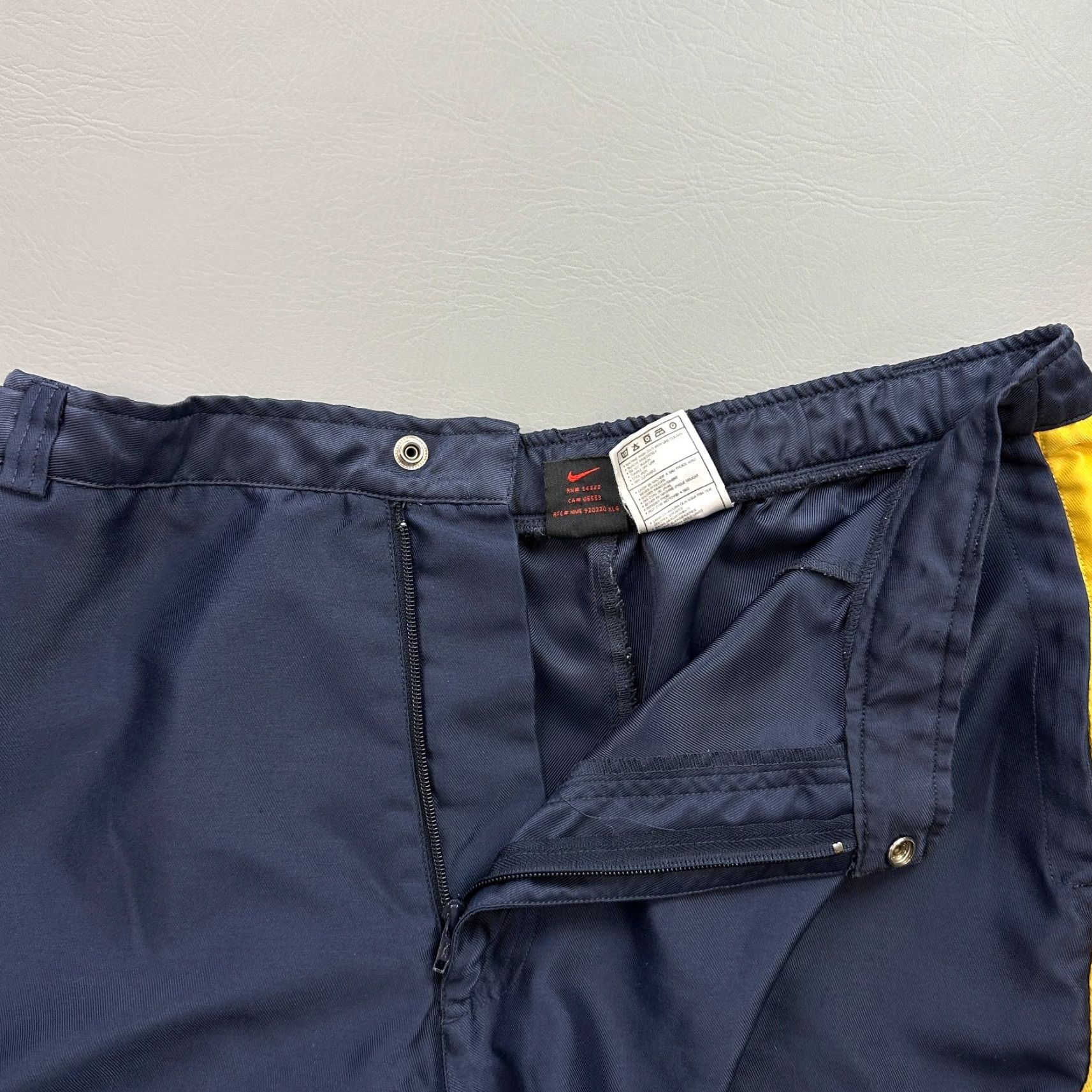 Nike VINTAGE Nike Shorts Mens 2XL Blue Yellow Cargo Elastic Waist Training Y2K Size US 39 - 5 Thumbnail