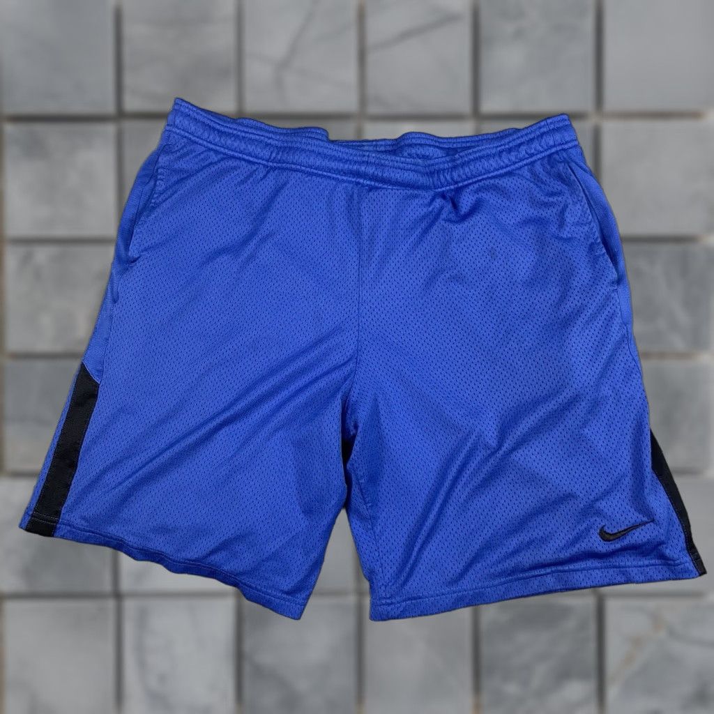 Nike VINTAGE Nike Dri Fit Basketball Shorts Mens Medium Workout Black Size US 33 - 1 Thumbnail