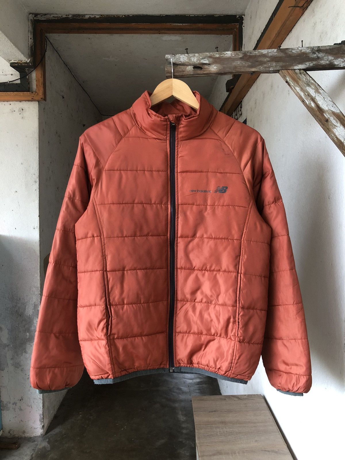 image of Y2K New Balance Light Puffer Jacket in Orange, Men's (Size Medium)