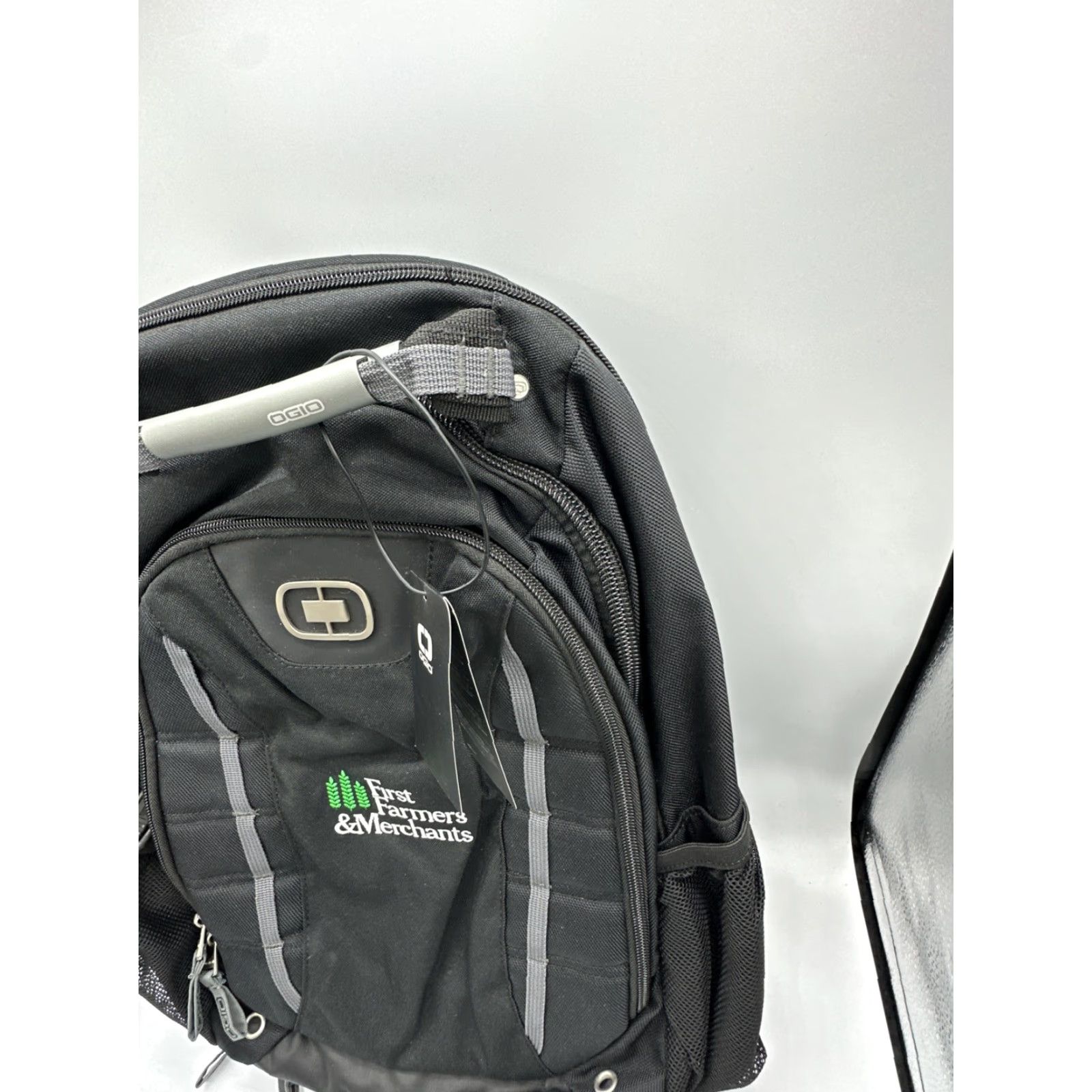 Vintage OGIO Backpack Men NWT Laptop Sleeve/Protection Pockets School Outdoor Black Polyester Nylon/Canvas Fabric OGIO Size ONE SIZE - 7 Thumbnail