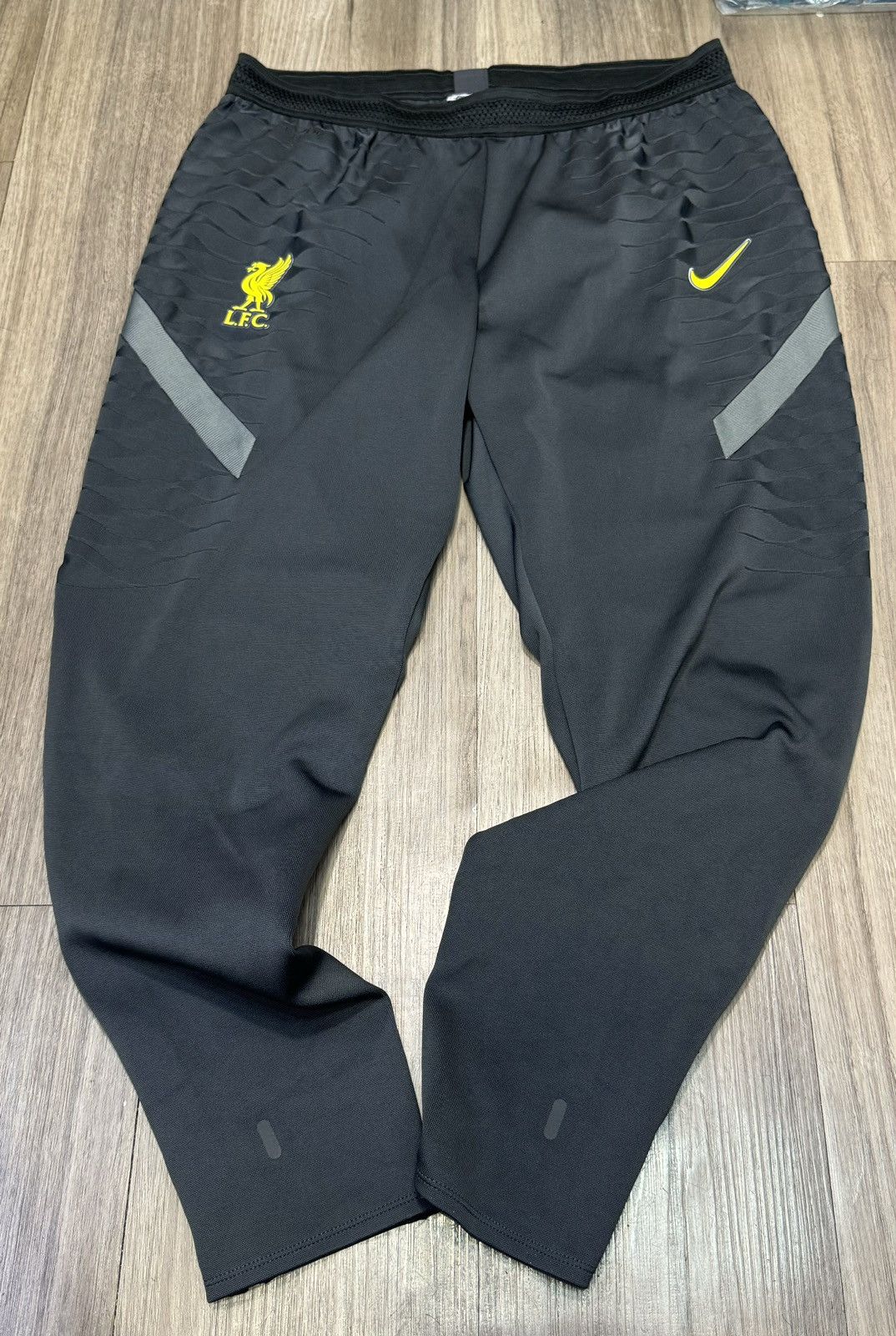 Nike Liverpool 21/22 player issue Elite 1/4 zip drill top set Size US XL / EU 56 / 4 - 10 Thumbnail