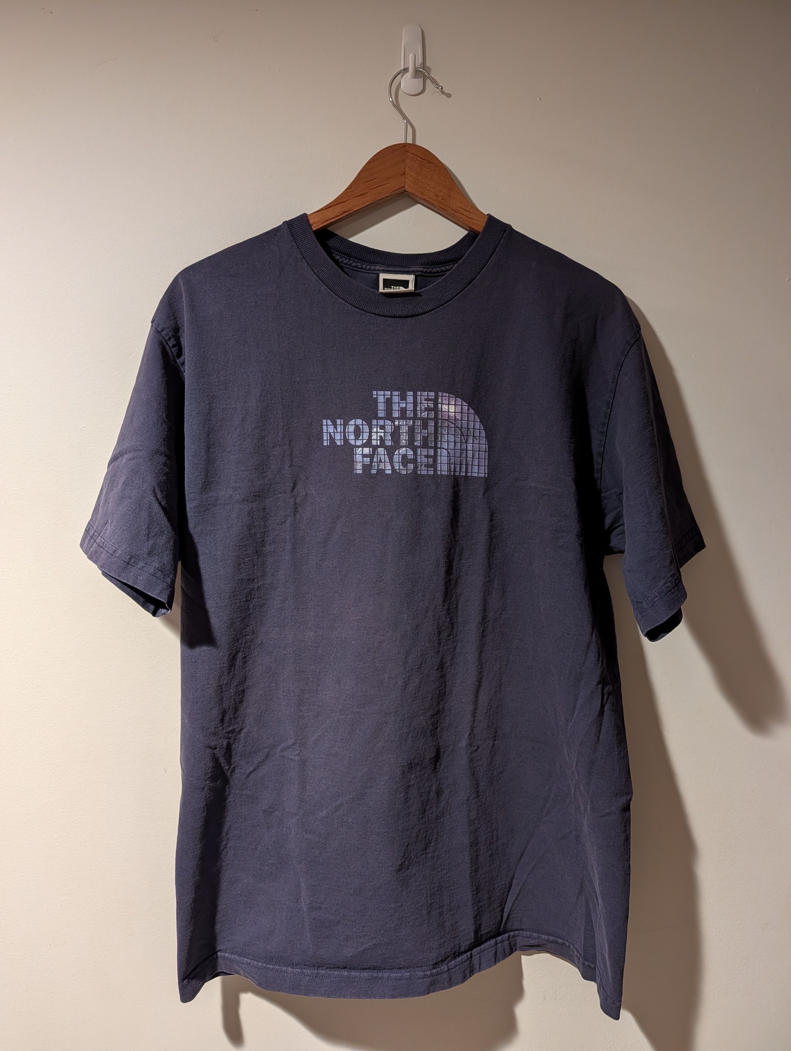 The North Face Vintage Y2K The North Face Graphic T-Shirt Box Logo Large Size US L / EU 52-54 / 3 - 1 Thumbnail