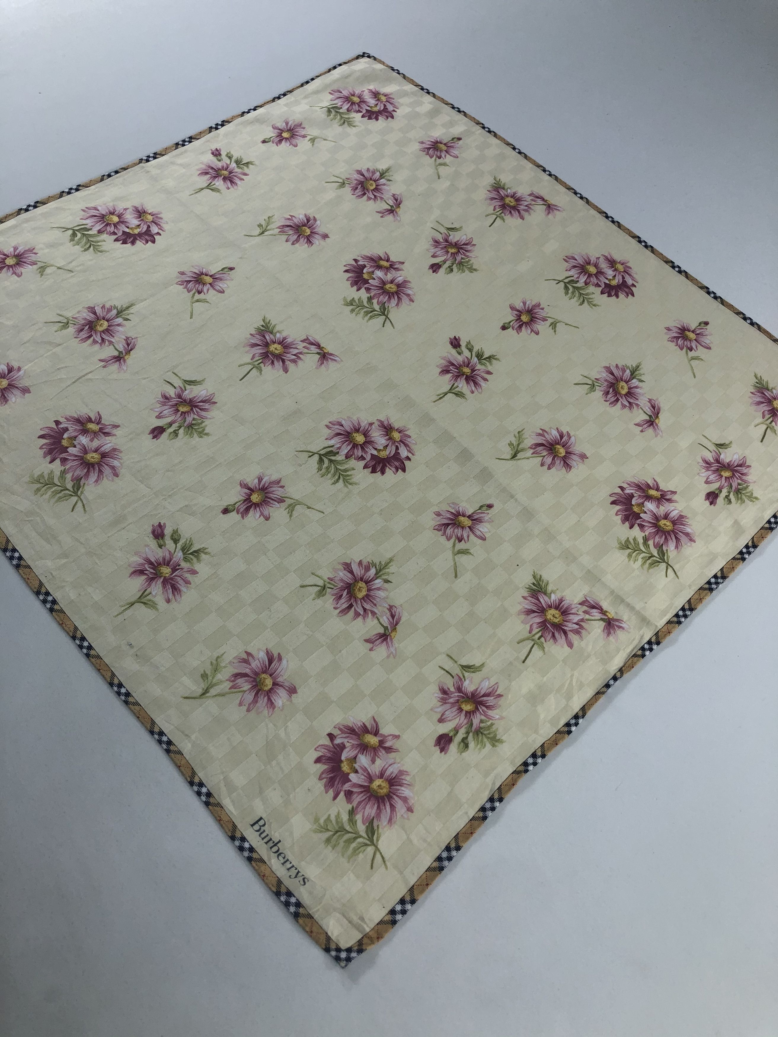 Burberry Burberry Handkerchief / Bandana / Neckerchief Size ONE SIZE - 3 Thumbnail