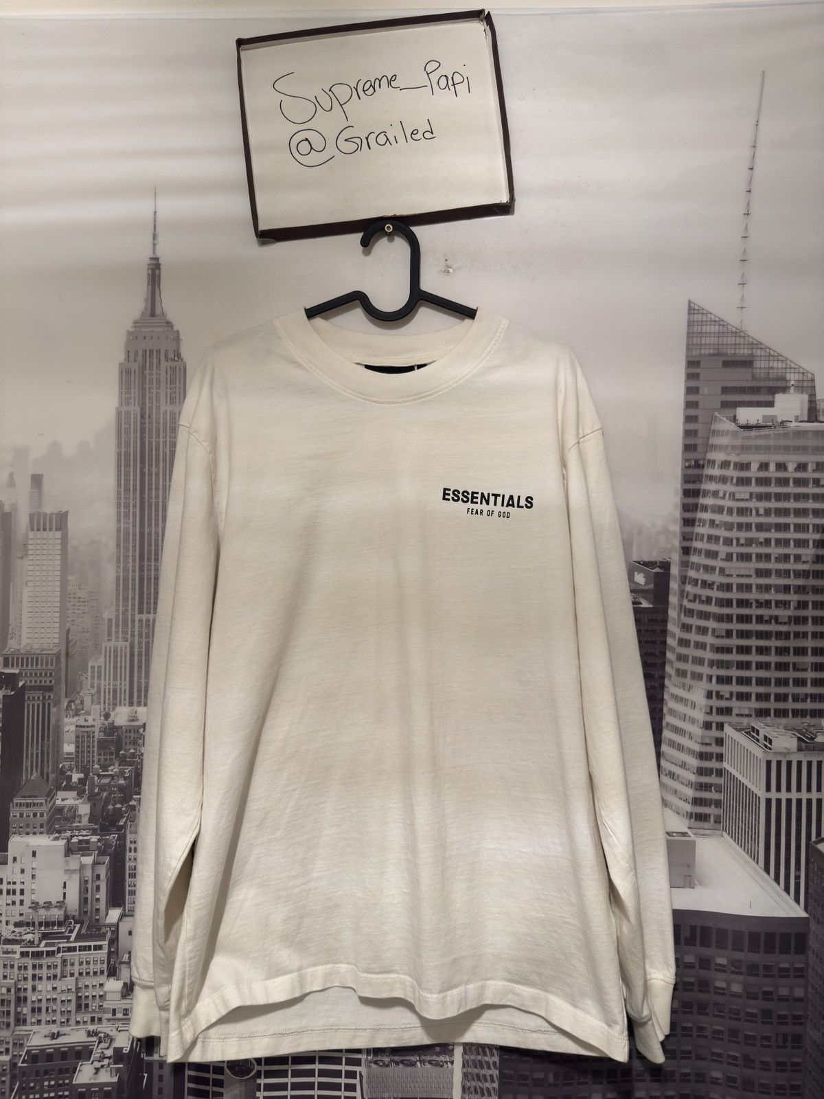 Fear of God 🔥Fear of God Essentials FW19 L/S Photo T-shirt SZ Sm White Size US M / EU 48-50 / 2 - 3 Thumbnail
