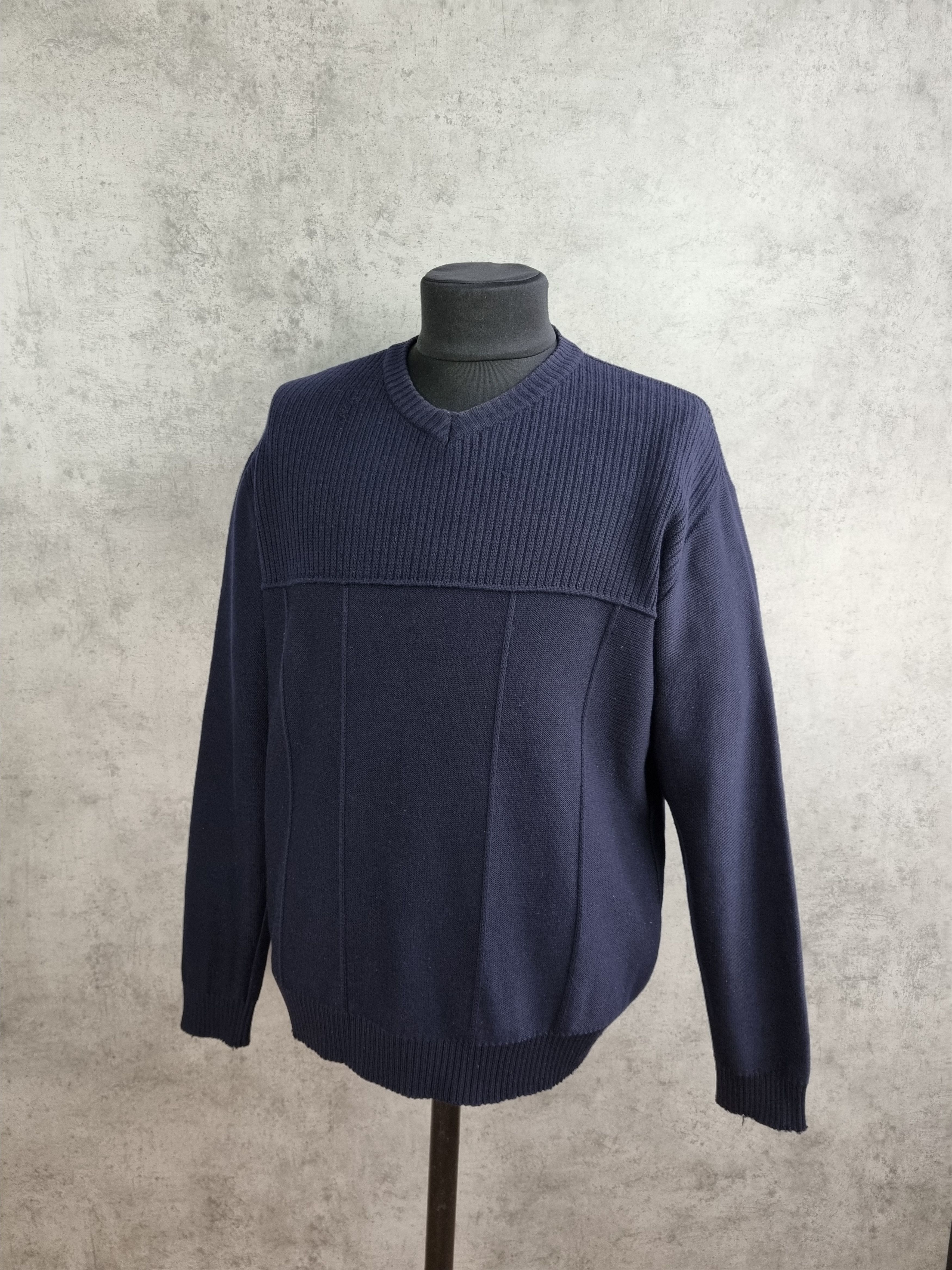 Fendi × Vintage Vtg Fendi Uomo Italian Wool Distressed Sweater V Neck Size US L / EU 52-54 / 3 - 10 Thumbnail