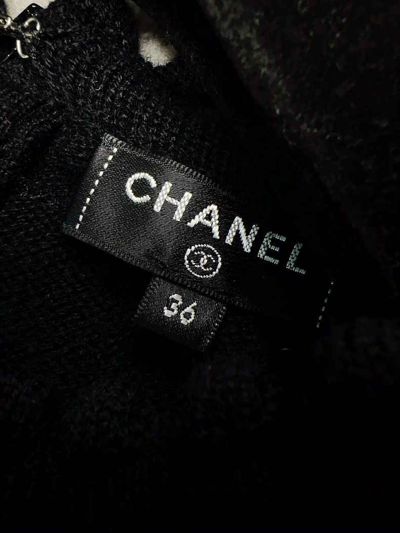 Chanel Chanel Black fake two-piece cashmere sweater Size XS / US 0-2 / IT 36-38 - 5 Thumbnail