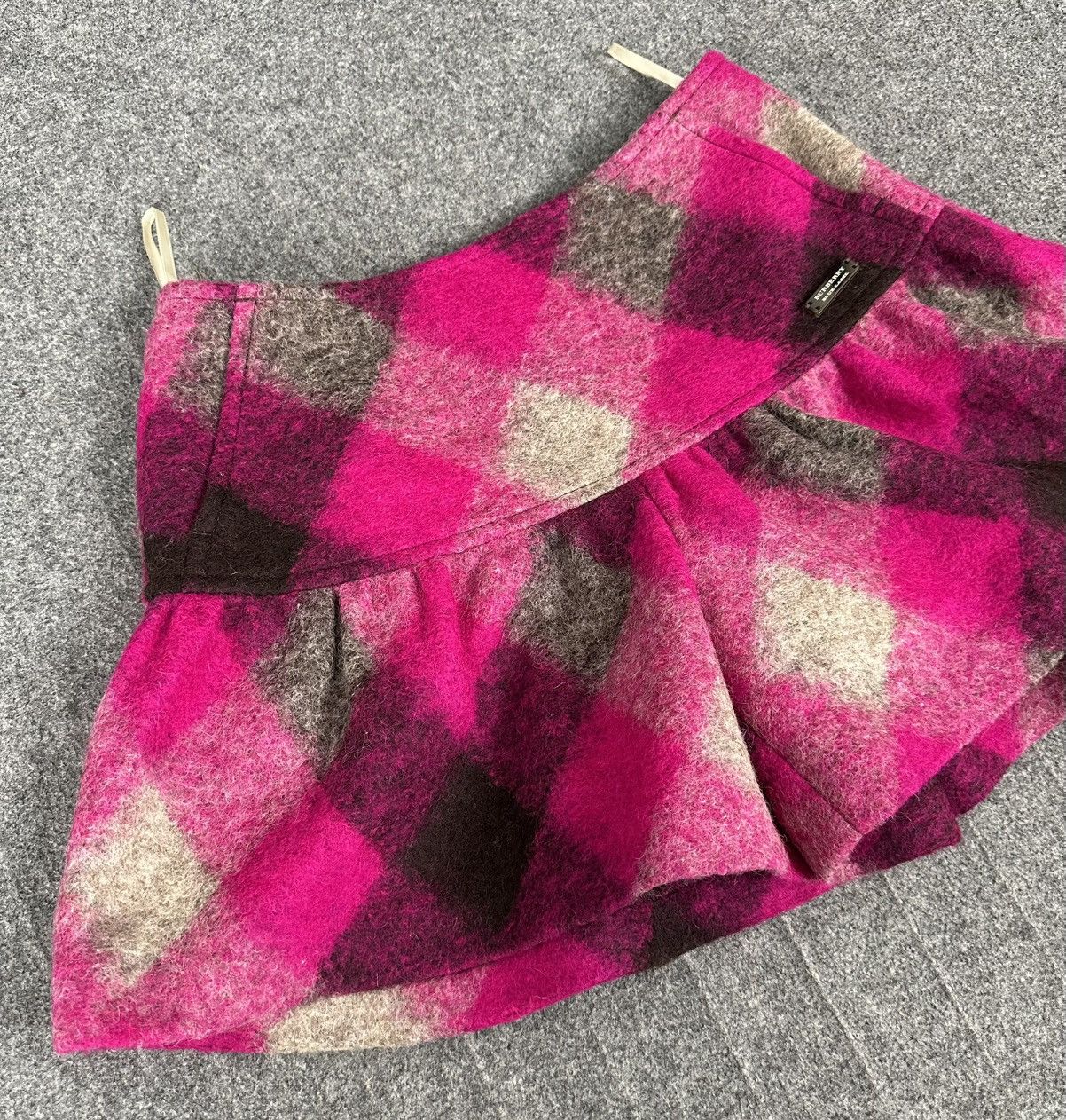 Burberry Burberry - Blue Label Vintage - Plaid Mohair Short/Skirt Size 25" / US 0 / IT 36 - 2 Thumbnail
