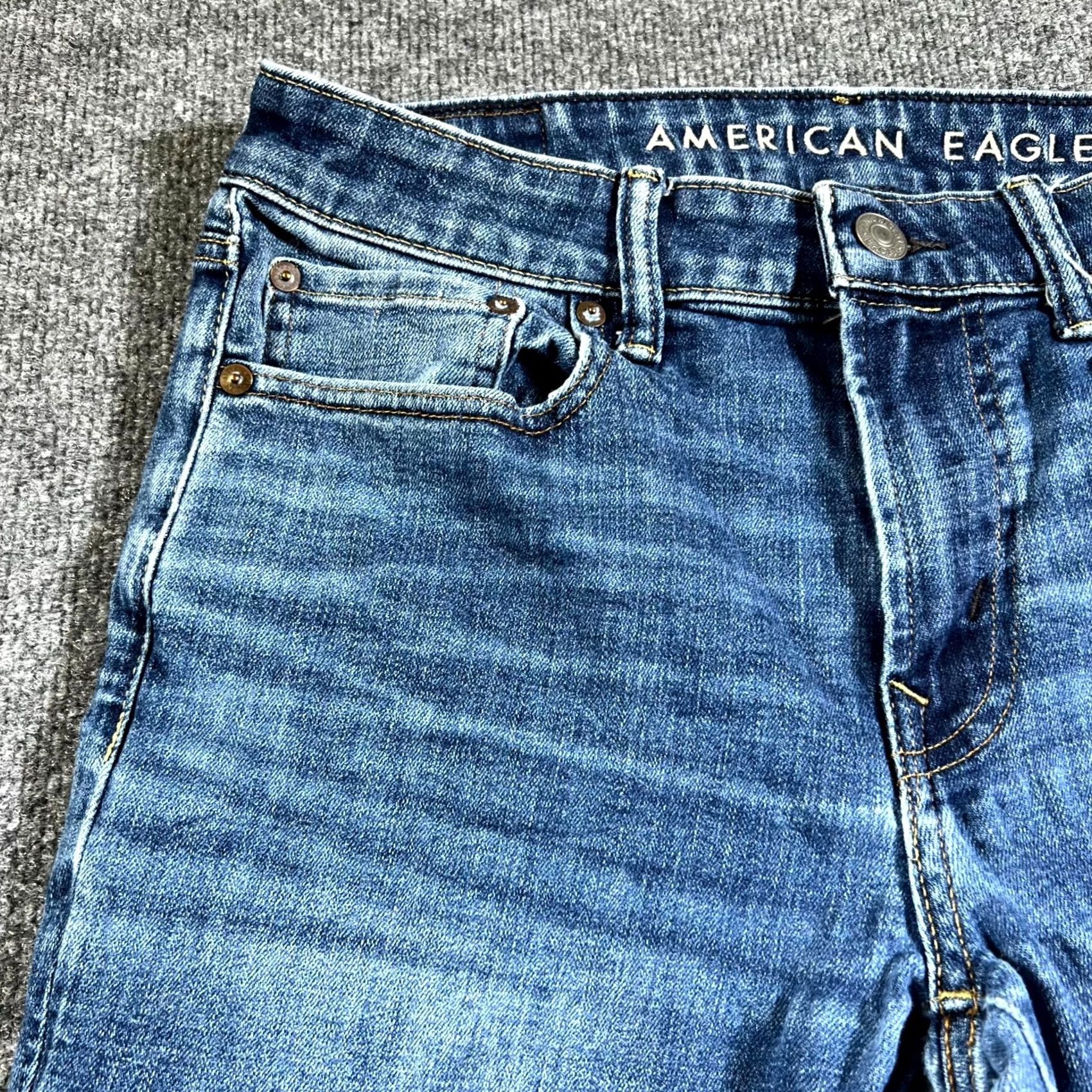 American Eagle Outfitters American Eagle Outfitters Jeans Men 32x30 Blue Denim Medium Wash Straight Leg / 5-Pocket Design / Button Closure / Regular Fit Size US 32 / EU 48 - 3 Thumbnail