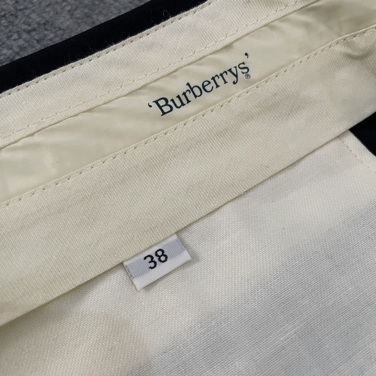 Burberry Burberry’s Pleated Trouser Workwear Casual Balenciaga Style Size US 38 / EU 54 - 8 Thumbnail