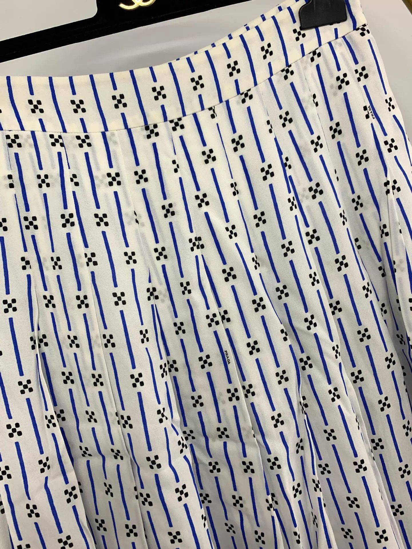 Prada Prada women's blue and white print skirt IT 40 Size 27" / US 4 / IT 40 - 2 Thumbnail