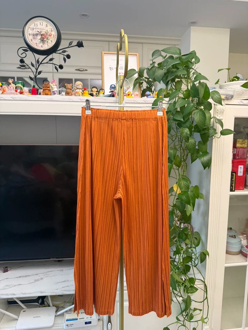 Issey Miyake Issey Miyake size:2 Pumpkin-colored pleated pants Size 42" / US 20 - 6 Thumbnail