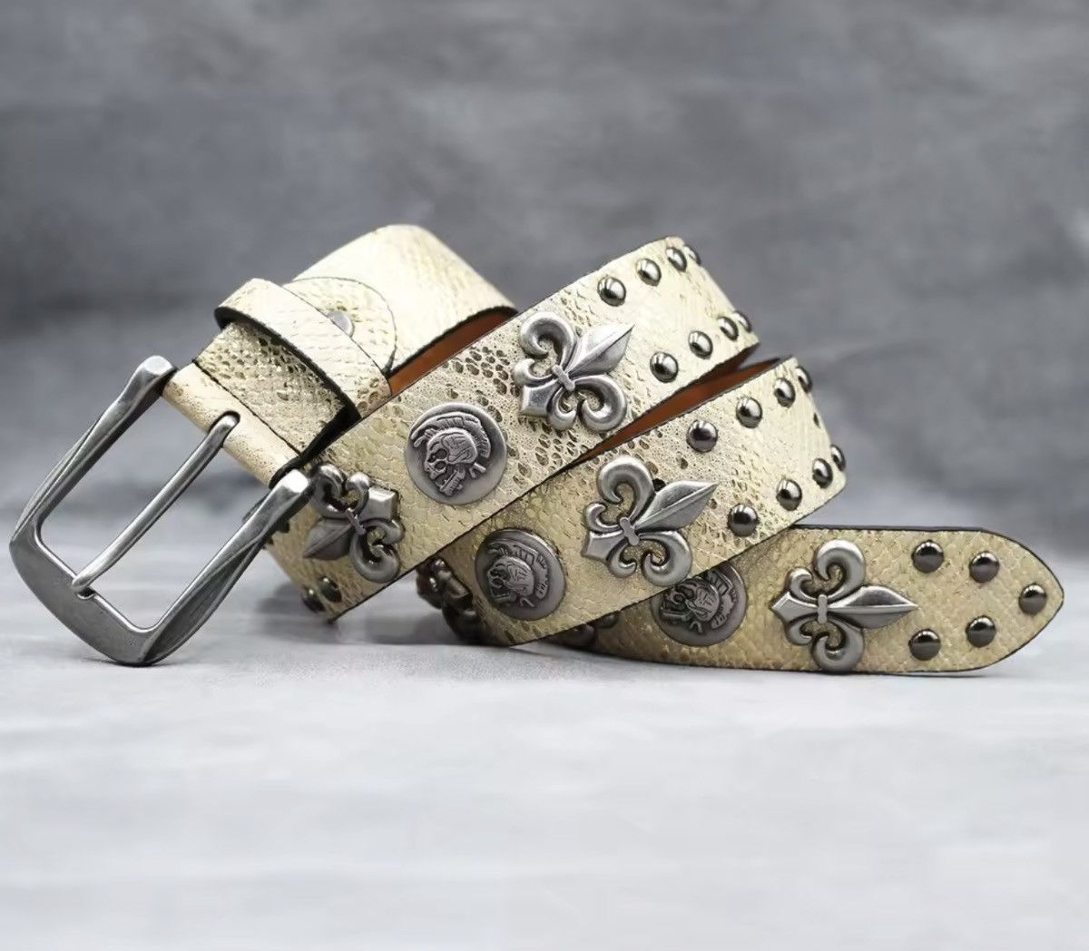 Japanese Brand Y2k PU Leather Rivet Punk Skull Gold Rock Belt 105 cm Size ONE SIZE - 5 Thumbnail