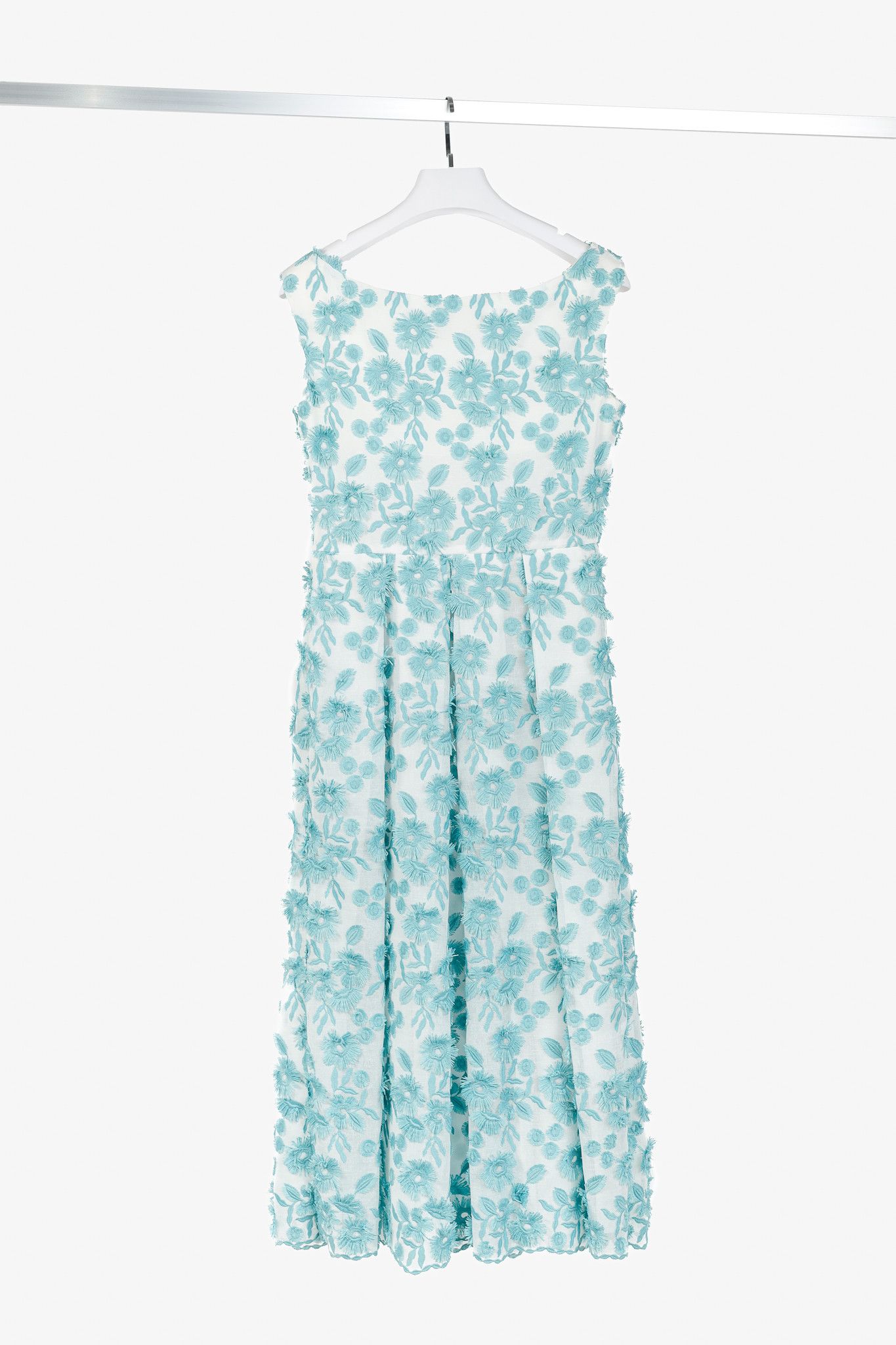 Boutique Moschino Boutique Moschino White & Blue Floral-Embroidered Maxi Dress Size M / US 6-8 / IT 42-44 - 2 Thumbnail