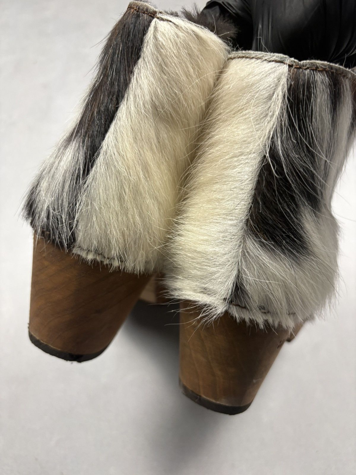 Other Woody Wood-O-Flex Cowhide Fur Ankle Boots Size 38 AvantGarde Size US 8 / IT 38 - 3 Thumbnail