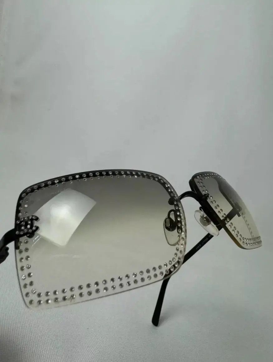 Chanel × Vintage CHANEL Sunglasses 4105 Rimless Rhinestone 4017 Vintage RI870 Size ONE SIZE - 2 Thumbnail