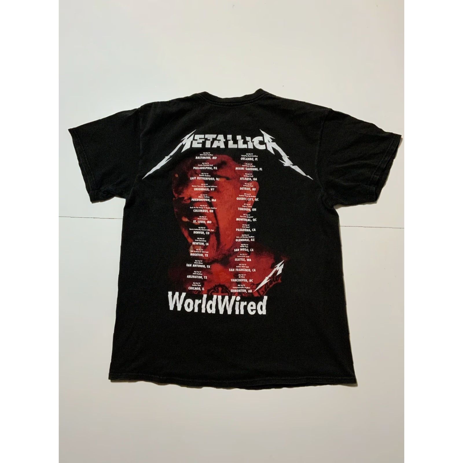 Vintage VINTAGE Metallica T-Shirt WorldWired 2017 Official Band Tour Medium Black Mens Size US M / EU 48-50 / 2 - 2 Thumbnail