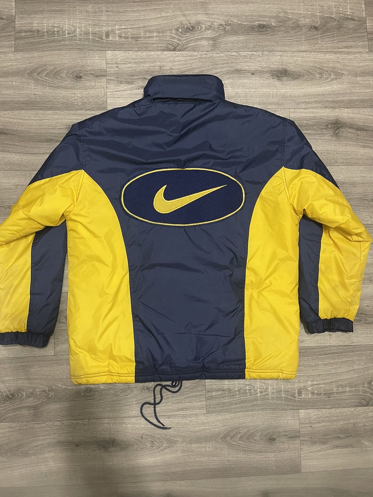 Nike NIKE VINTAGE RETRO BIG LOGO RARE JACKET SIZE L-XL Size US L / EU 52-54 / 3 - 1 Thumbnail