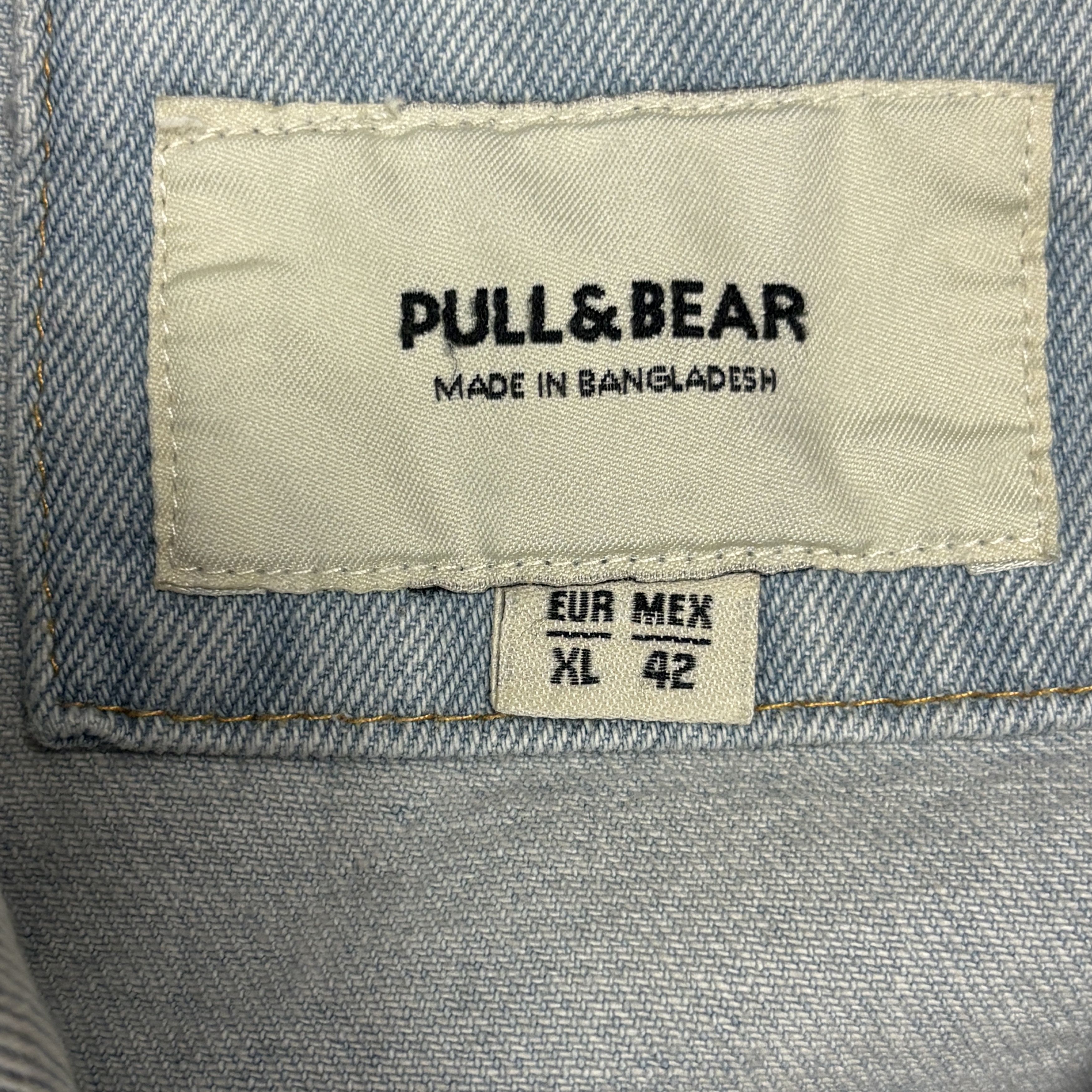 Pull & Bear Pull&Bear Light Wash Denim Jean Jacket, Size XL Size US XL / EU 56 / 4 - 5 Thumbnail
