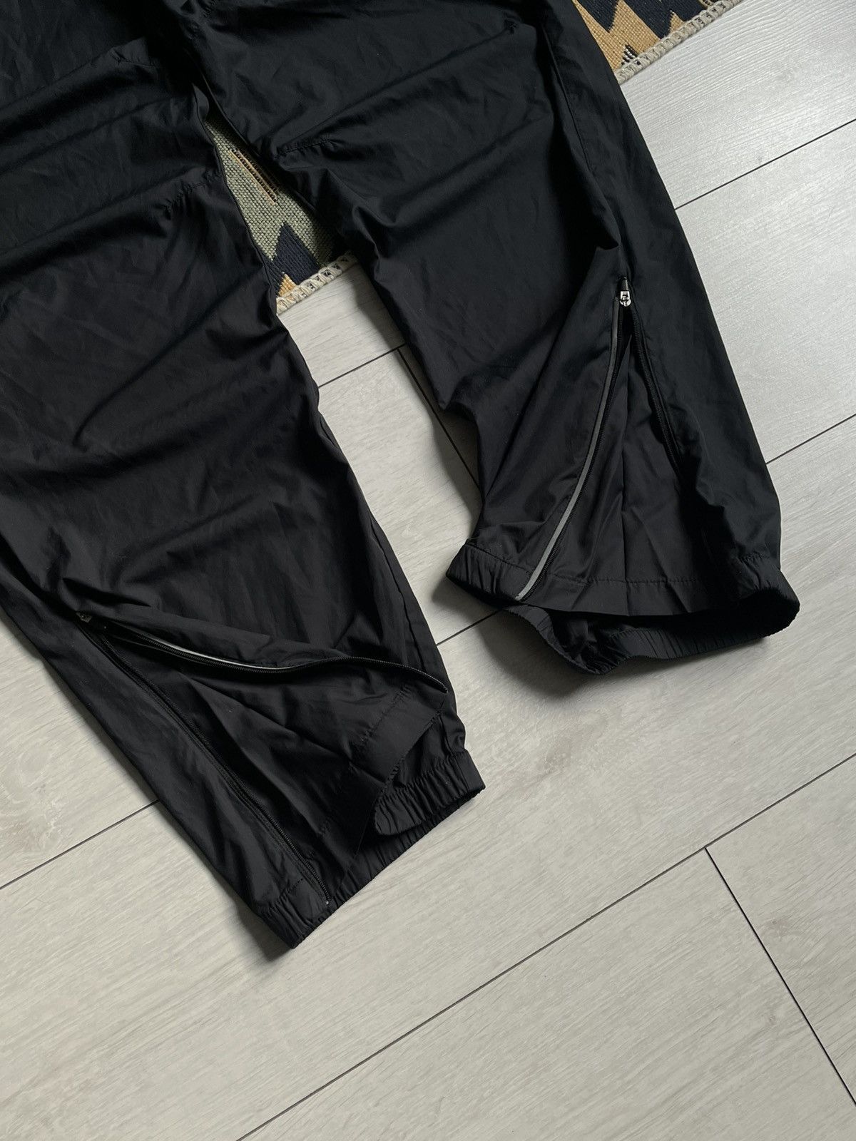 Other Vintage Nike Nylon Reflective Logo Y2K Swoosh Pants Size US 34 / EU 50 - 7 Thumbnail