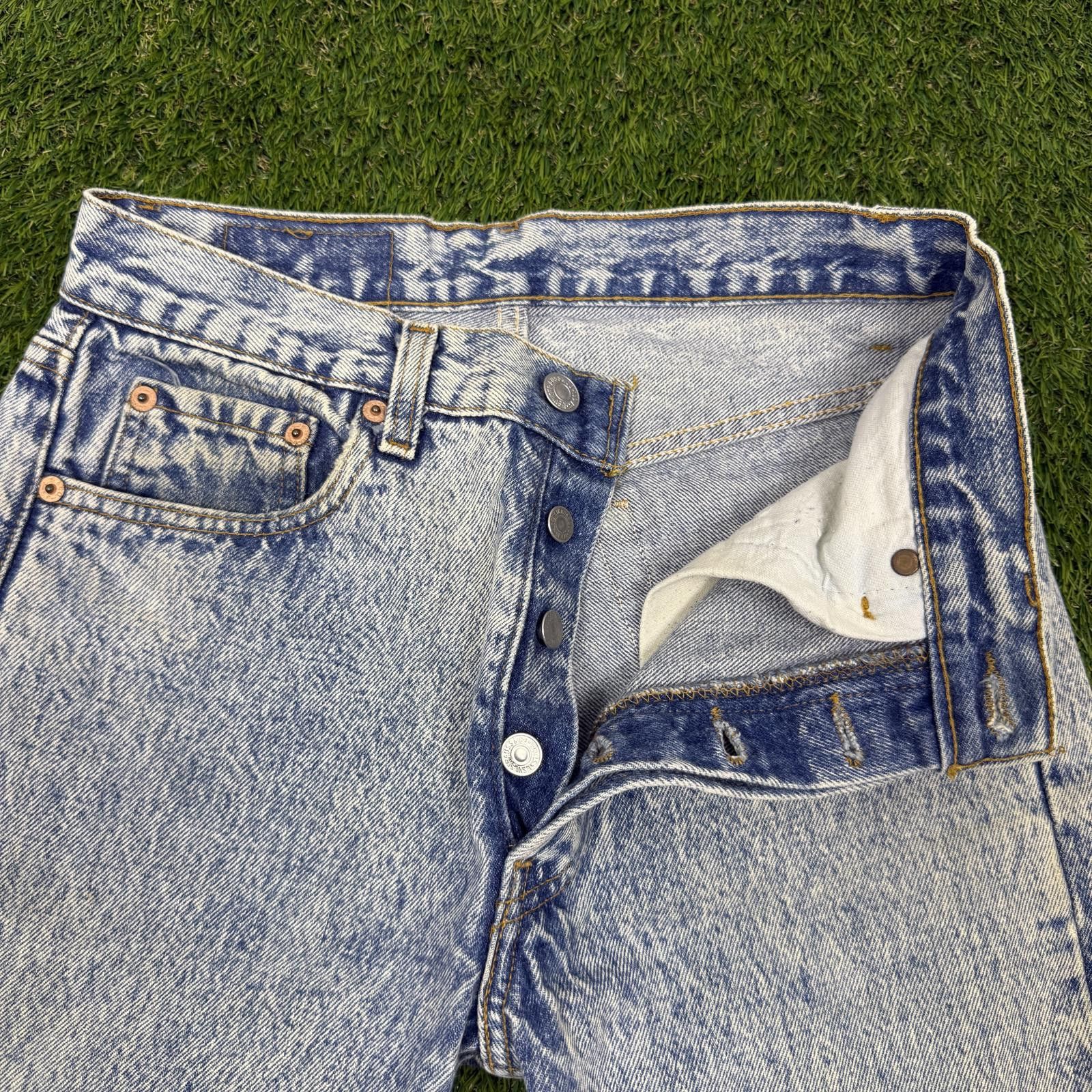 Levi's Vintage Levi's 501 Light Wash Button Fly Jeans Size ONE SIZE - 3 Thumbnail