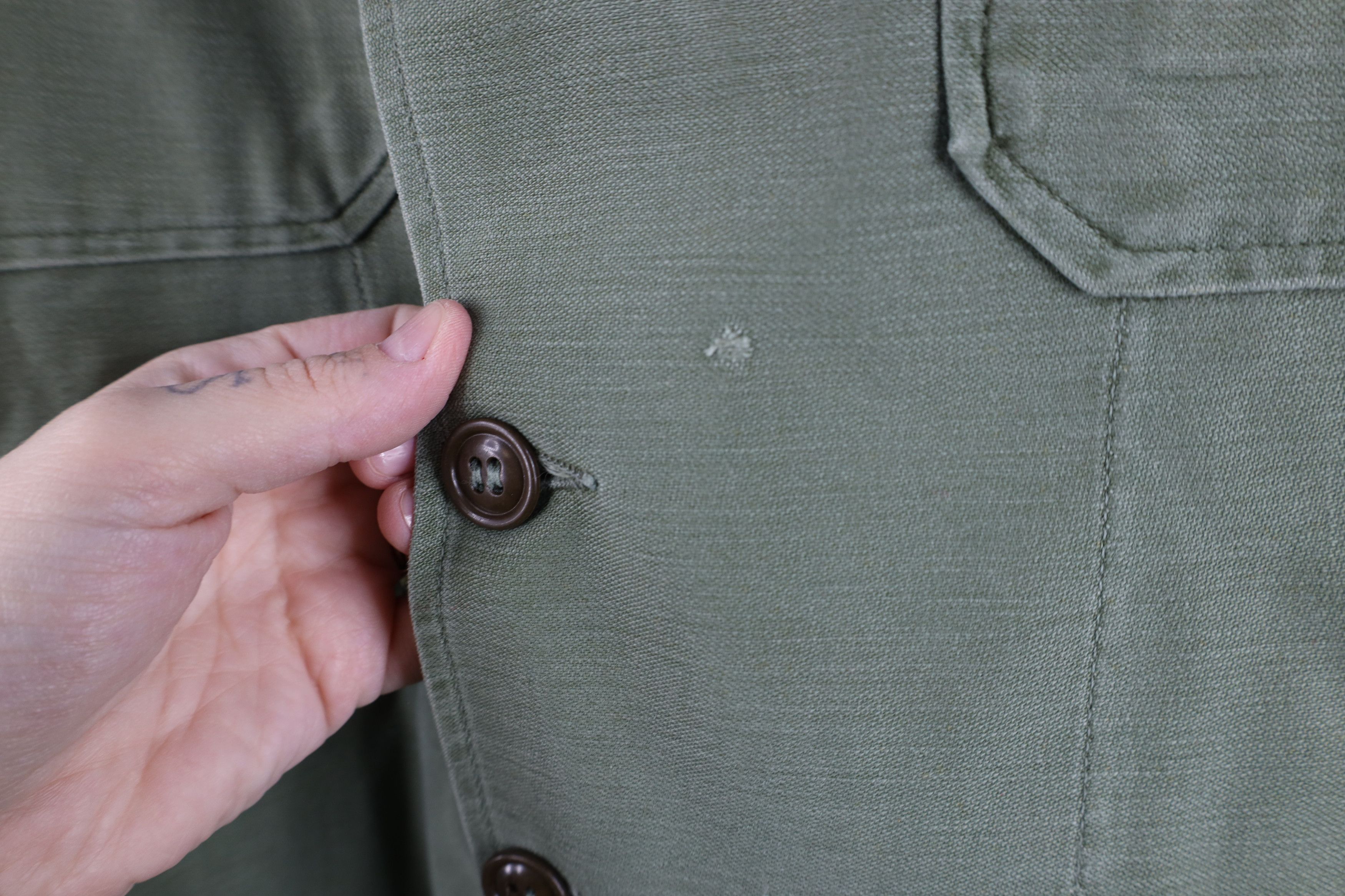 Vintage Share Vintage 60s Vietnam War 107 Field Shirt Jacket Green Size US L / EU 52-54 / 3 - 7 Thumbnail