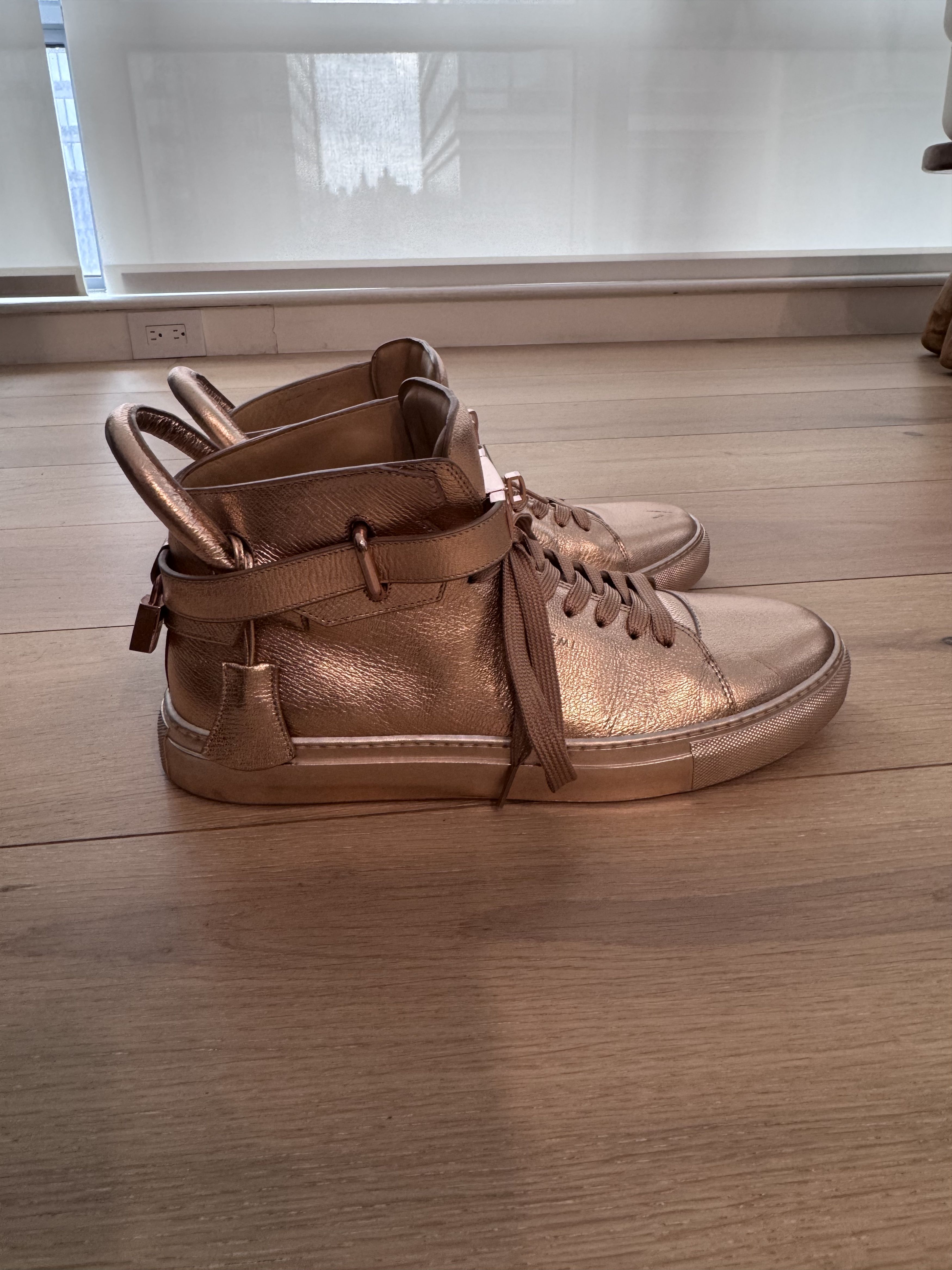 Buscemi Buscemi 100MM Metallic Rose Gold High Top Sneakers Size 12 Size US 12 / EU 45 - 5 Thumbnail