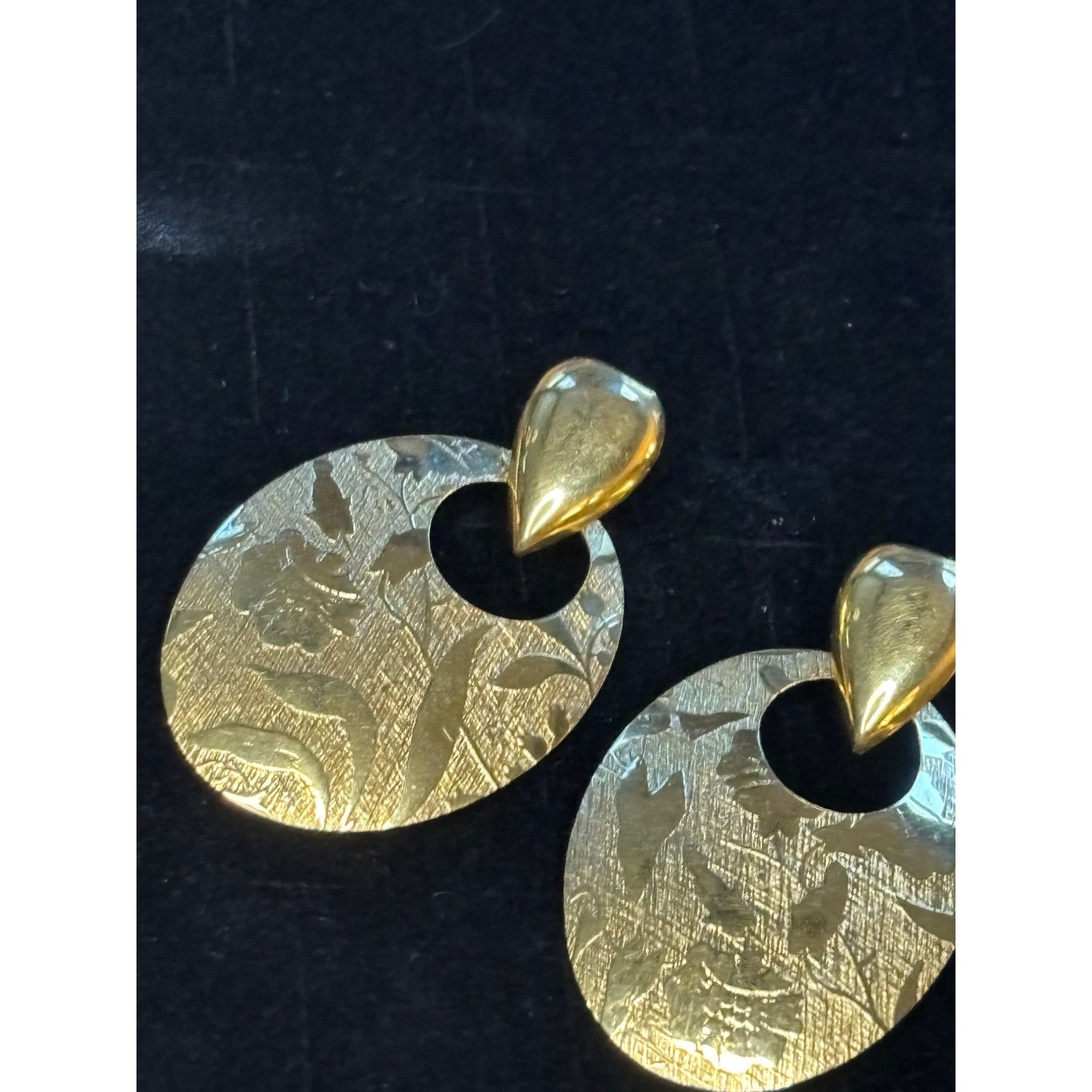Other Elegant Teardrop Doorknocker Gold Tone Dangle Earrings Size ONE SIZE - 3 Thumbnail