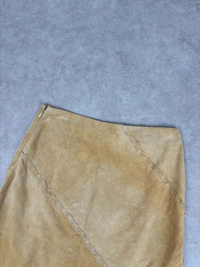 Dolce & Gabbana FW2001 Dolce & Gabbana Mustard Suede Lace-Up Midi Skirt Size 27" / US 4 / IT 40 - 7 Thumbnail