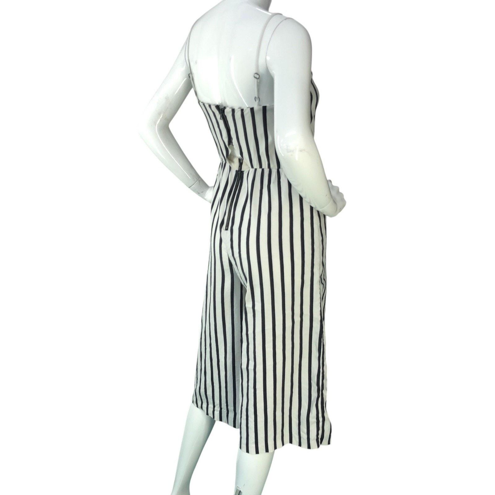 Alice + Olivia Alice + Olivia Jumpsuit 4 Striped Linen Cropped Wide Leg Size 27" / US 4 / IT 40 - 8 Thumbnail