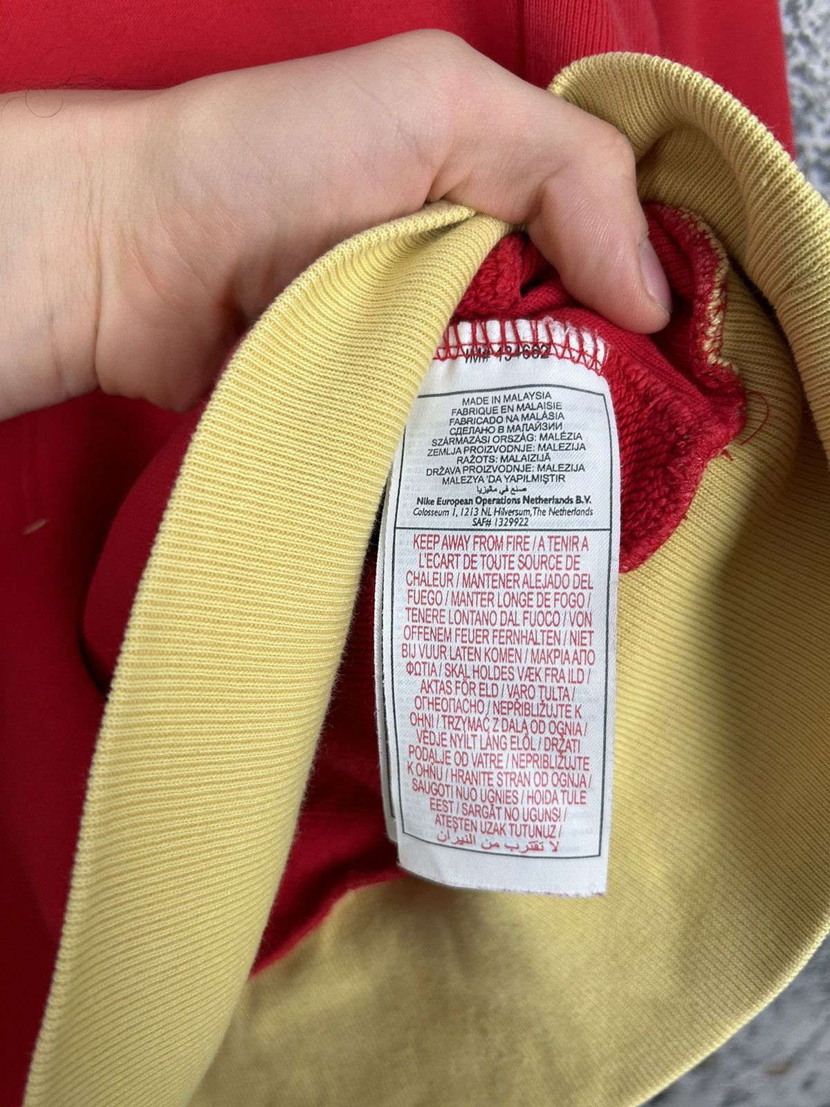 Nike Vintage Nike Red Hoodie Y2K Streetwear 00s Sportswear Size US M / EU 48-50 / 2 - 8 Thumbnail