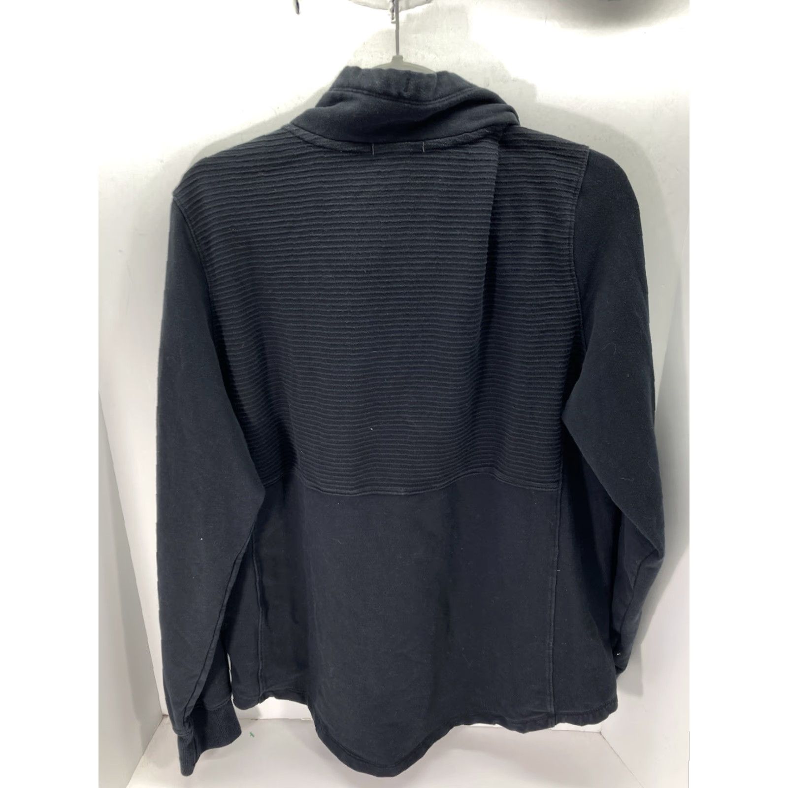 Vintage VINTAGE LL Bean Sweatshirt Men XL Solid Black Pullover Collared Cowl Collar Cotton Blend Casual Mens XL Black Sweatshirt Size US XL / EU 56 / 4 - 7 Thumbnail