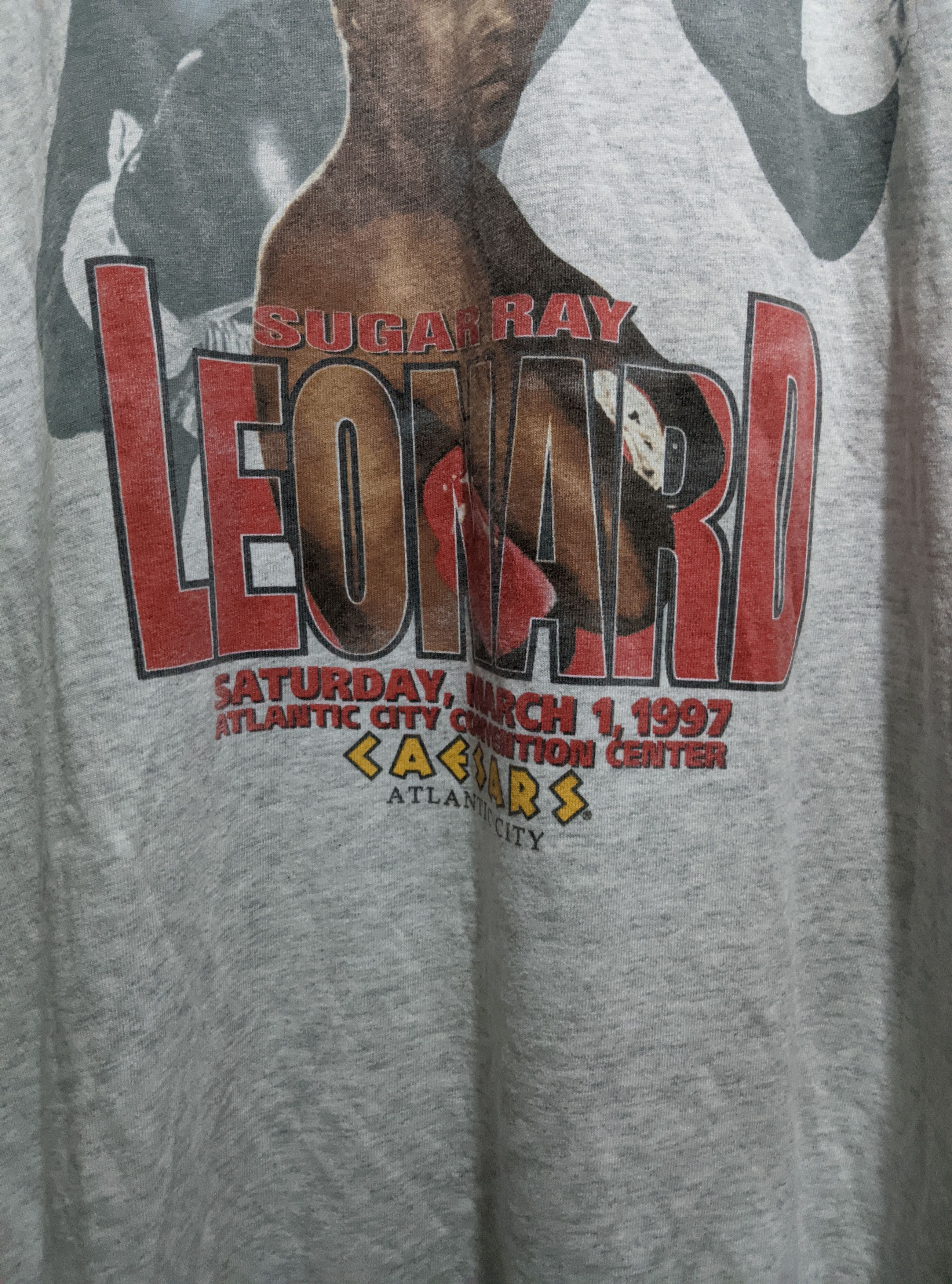Vintage Vintage 1997 sugar Ray Leonard boxing legend t shirt Size US XXL / EU 58 / 5 - 2 Thumbnail