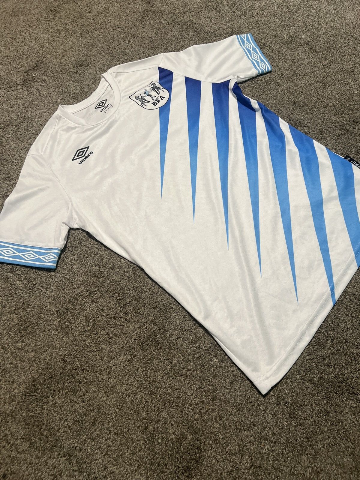 Umbro Umbro Botswana Away Football Jersey 2021 -2023 BFA Size M Size US M / EU 48-50 / 2 - 3 Thumbnail