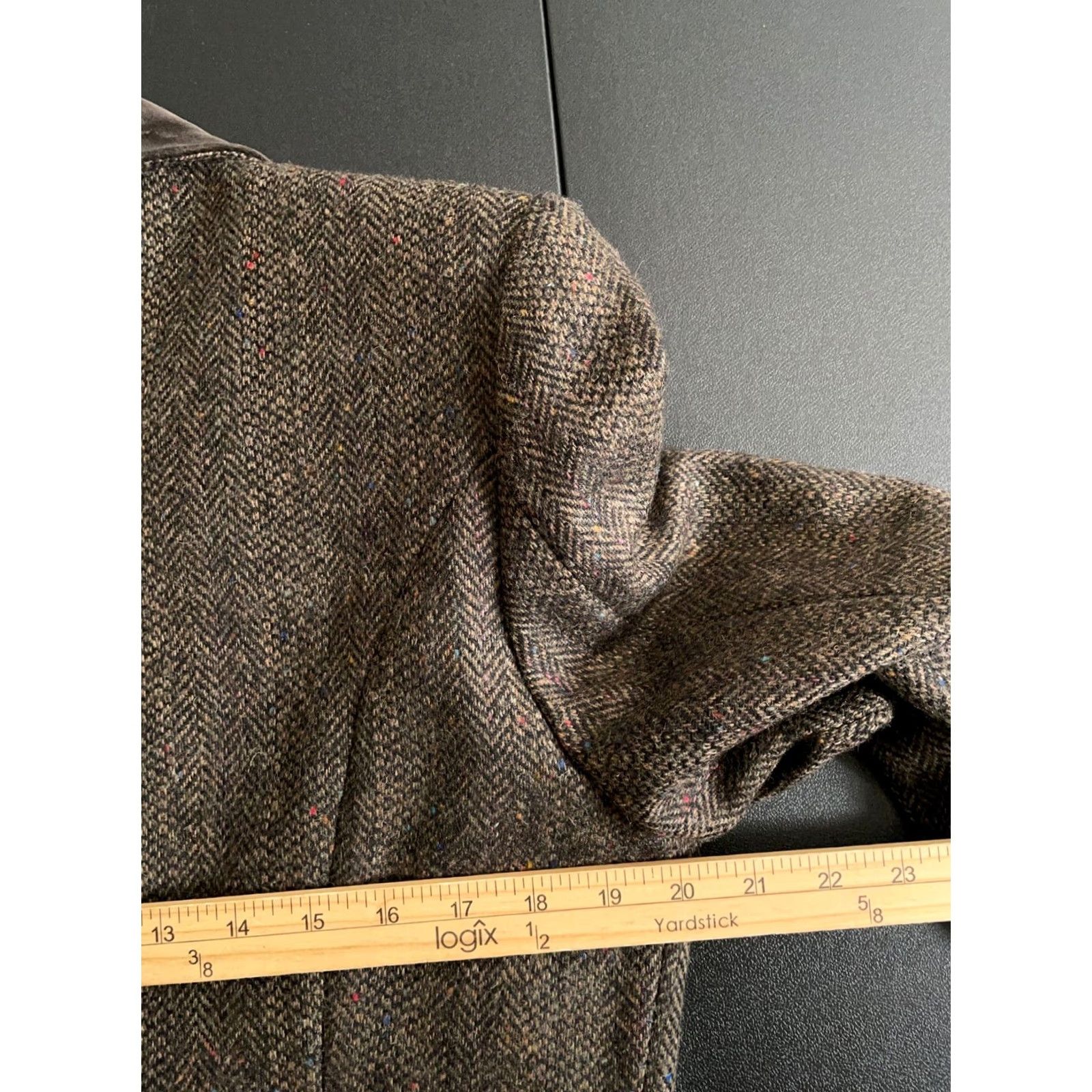 Vintage VINTAGE International Scene Blazer Women's 8 Brown Herringbone Wool Tweed 4 Button VTG Size M / US 6-8 / IT 42-44 - 6 Thumbnail