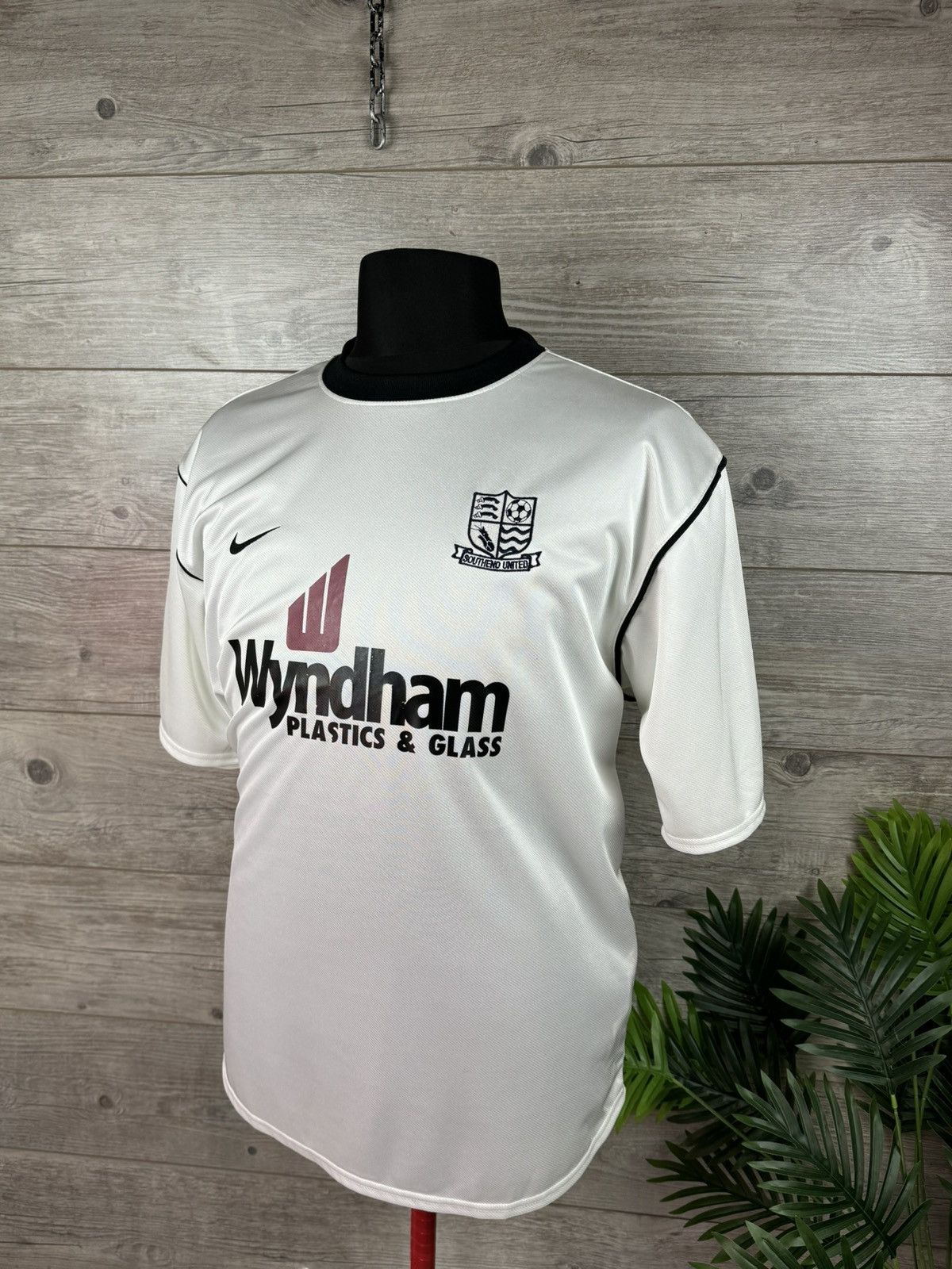 Nike Nike Southend United Home Shirt 00s Size XL soccer jersey Size US XL / EU 56 / 4 - 2 Thumbnail