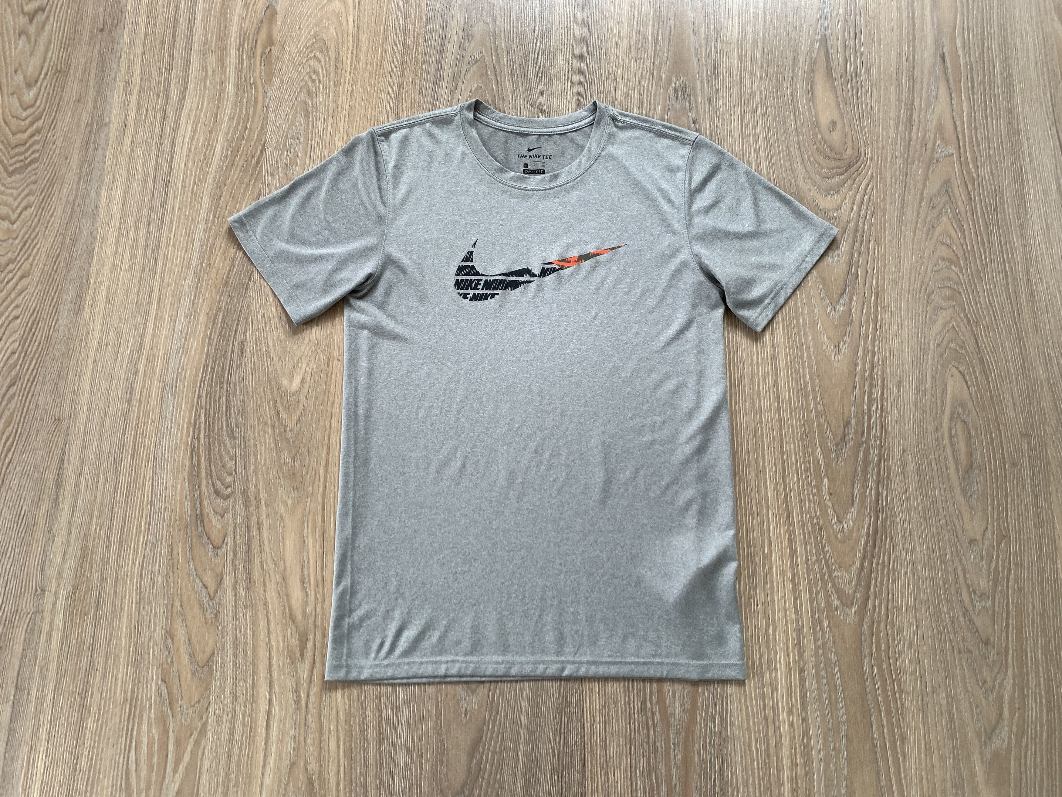 Nike Nike Dri-FIT Grey Swoosh Logo T-Shirt Size US S / EU 44-46 / 1 - 1 Thumbnail