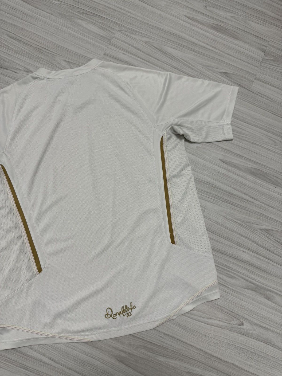 Nike × Vintage Vintage Nike Soccer Jersey Ronaldinho 10 logo Size US L / EU 52-54 / 3 - 13 Thumbnail