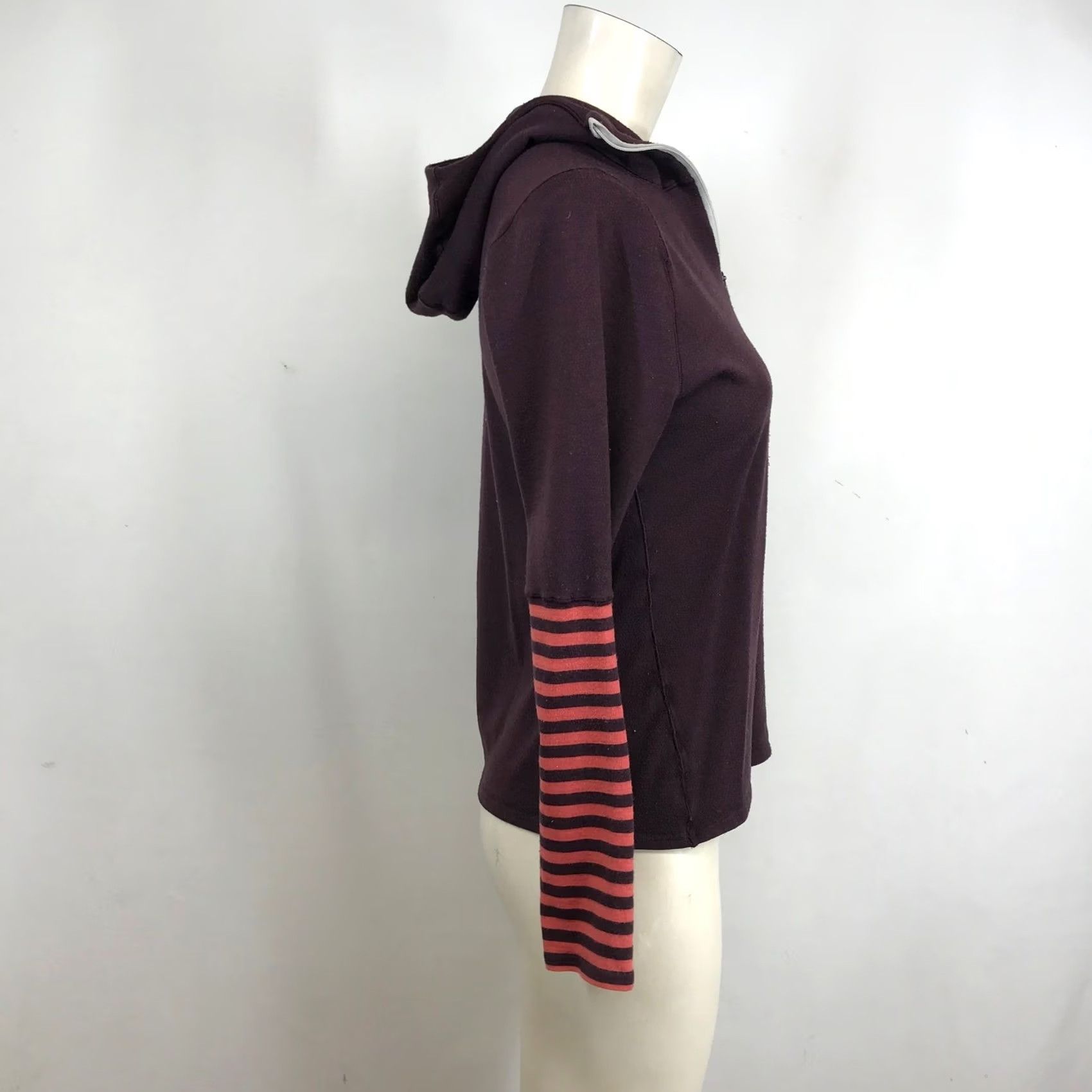 Patagonia Patagonia Womens Quarter Zip Hoodie Plum Purple Striped Sleeve Pullover XS Size XS / US 0-2 / IT 36-38 - 4 Thumbnail