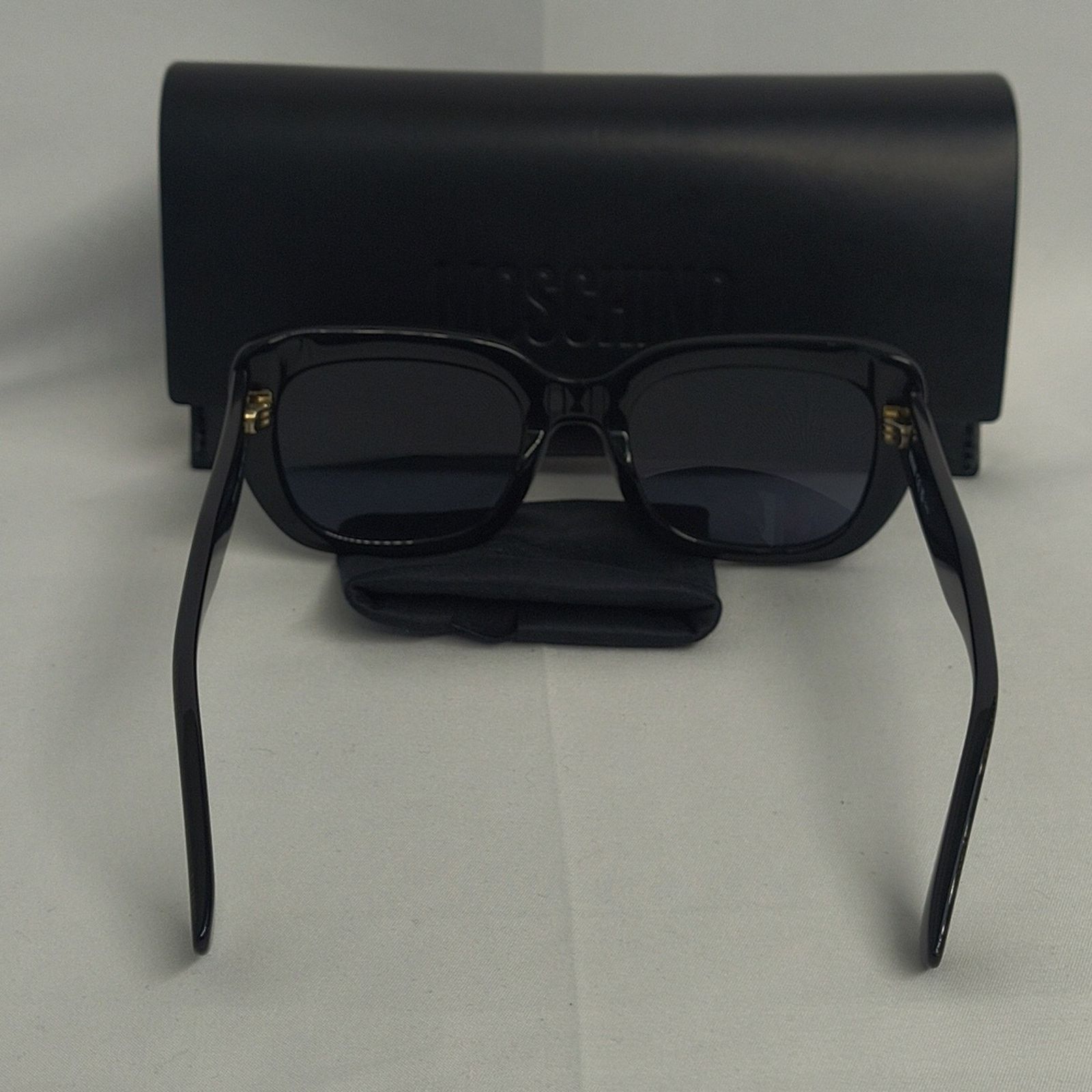 Moschino New Moschino Black and Gold Sunglasses Size ONE SIZE - 8 Thumbnail