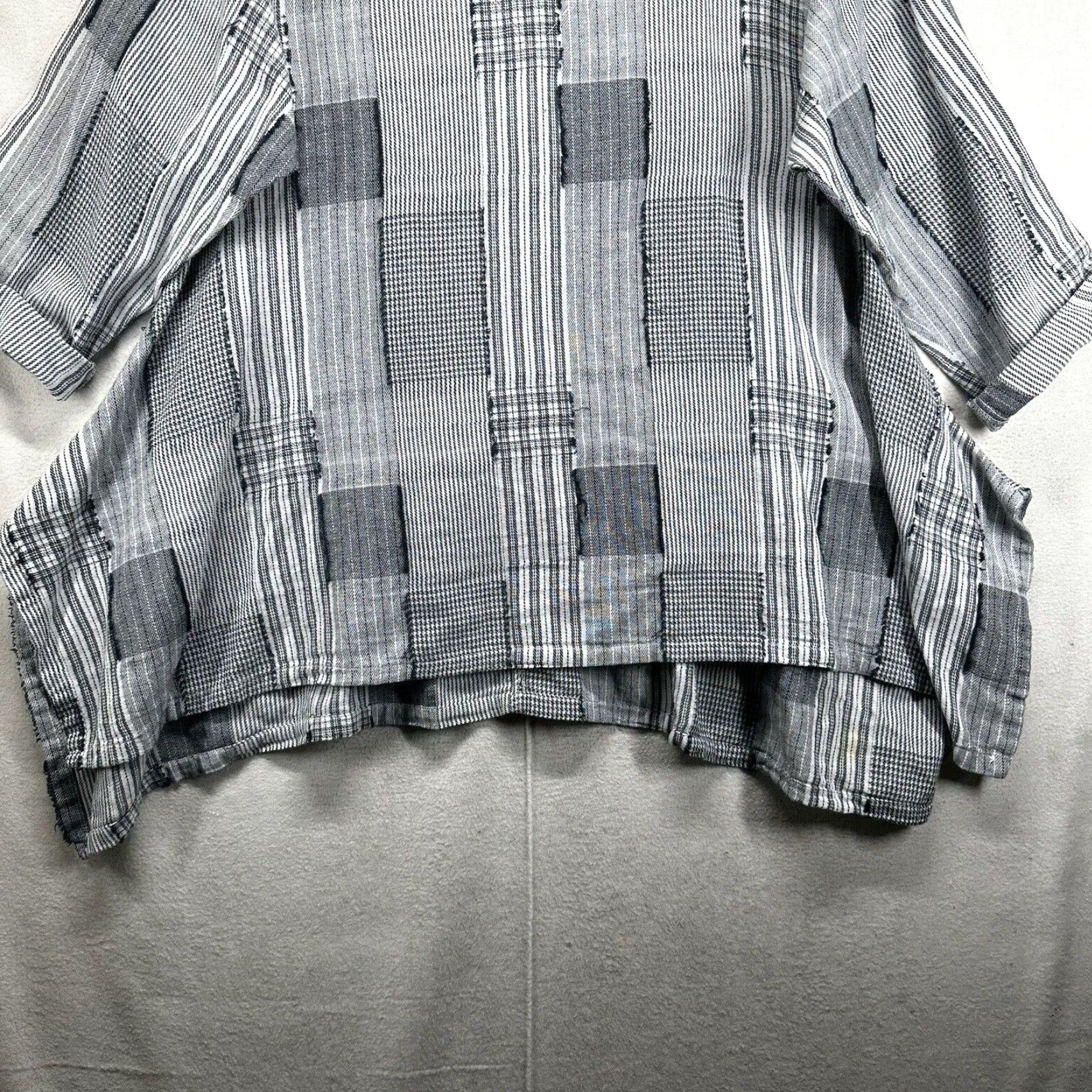 Vintage VINTAGE Mosaic USA Women's Tunic Top Small Black White Patchwork Cotton V-Neck 90s Oversized Science Theme Size S / US 4 / IT 40 - 5 Thumbnail