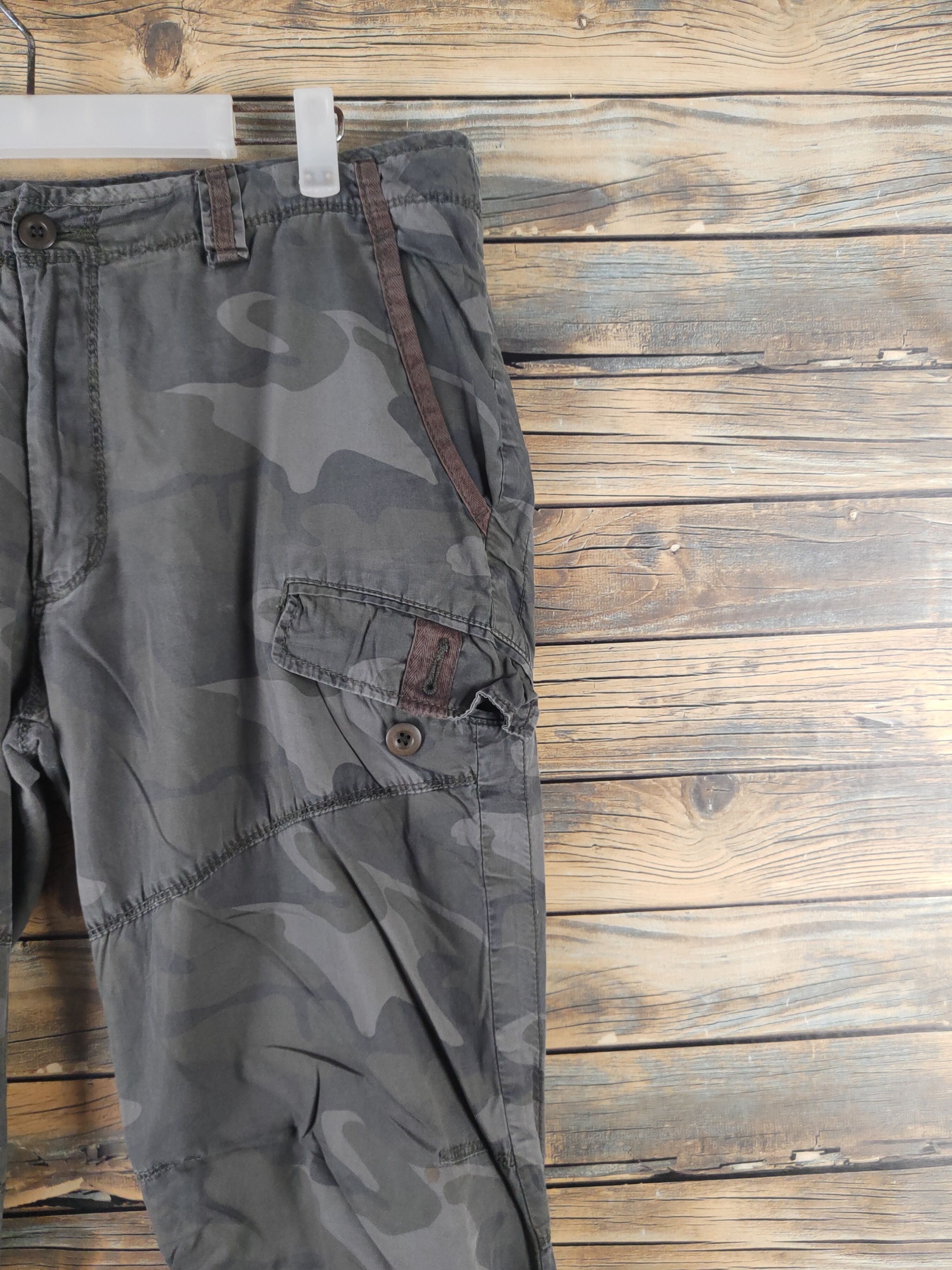 Japanese Brand DL Uniqlo Camouflage Multipocket Cargo Pants #2675 Size US 35 - 5 Thumbnail