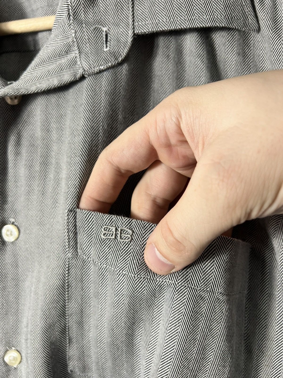 Balenciaga Balenciaga Pure Cotton Herringbone Button-Up Shirt – Size 44 Size US M / EU 48-50 / 2 - 8 Thumbnail