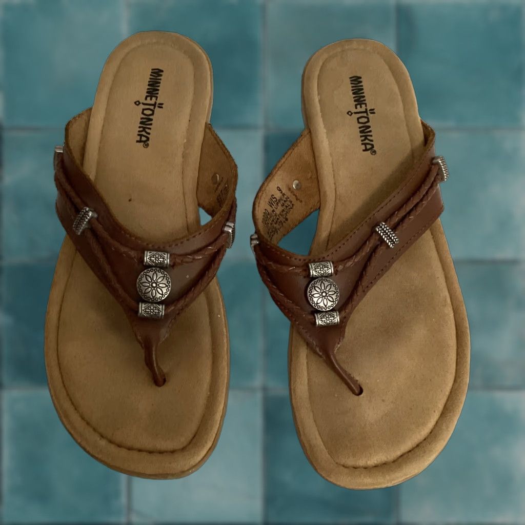 Minnetonka Minnetonka Sandal Thong Women’s 9 Brown Silverthorne Embellished Casual/Travel Bohemian Beach Size US 9 / IT 39 - 1 Thumbnail