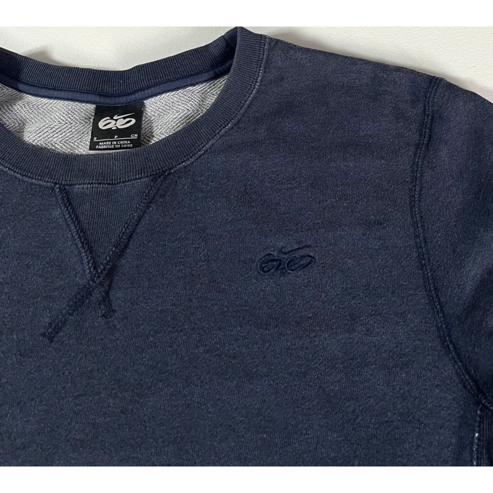 Nike VINTAGE Nike Men's Crewneck Sweatshirt Striped Sz S Blue Logo City Vintage 6.0 Pullover Size US S / EU 44-46 / 1 - 7 Thumbnail