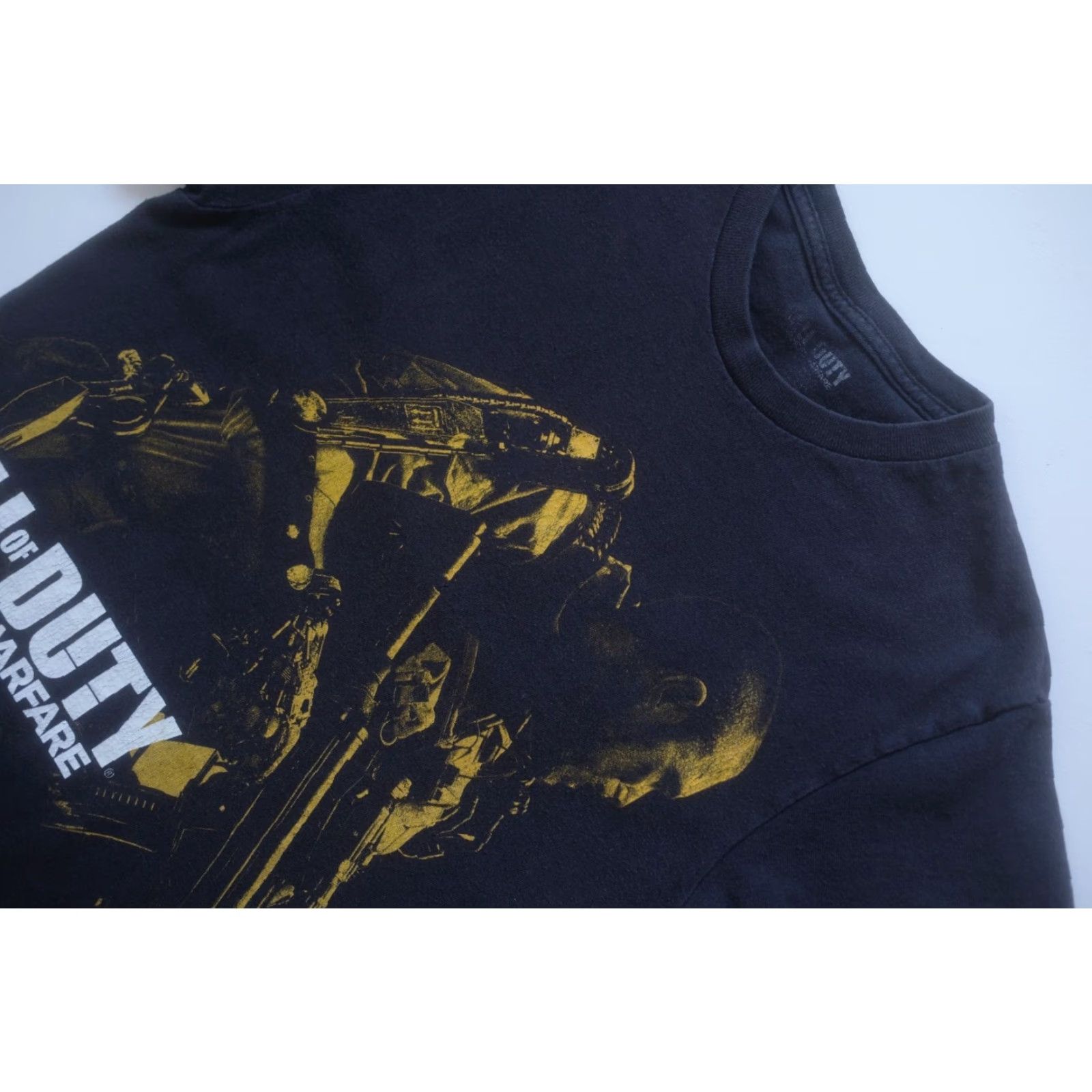 Vintage VINTAGE CALL OF DUTY PROMO Y2K RETRO ADVANCED WARFARE GRAPHIC BLACK T SHIRT SZ S Mens Size US S / EU 44-46 / 1 - 5 Thumbnail