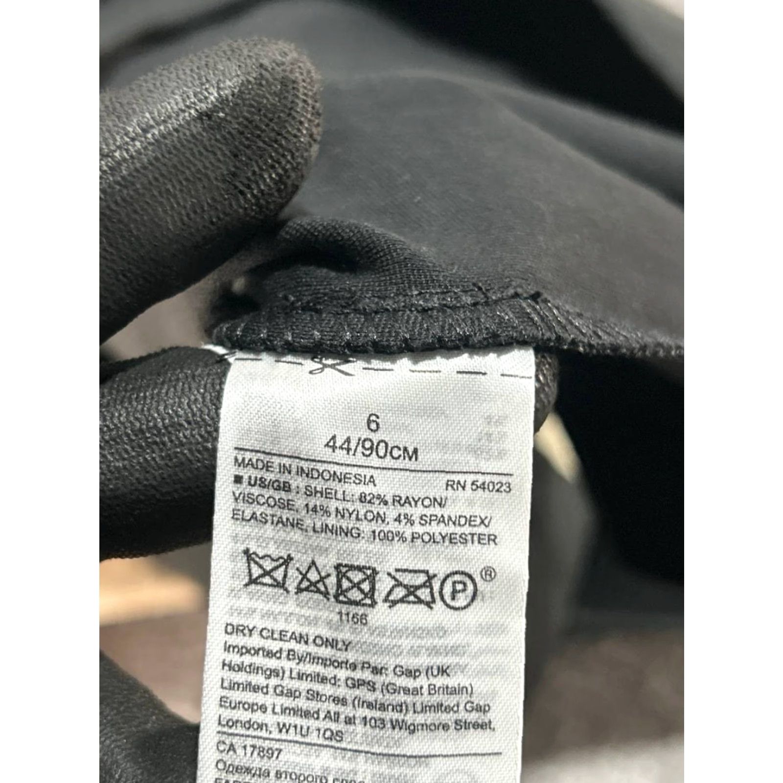 Banana Republic Banana Republic Tank Dress Black V-Neck Pleated LBD Womens 6 Sleeveless Knee Length Casual Party/Cocktail Shirt/Top Style: Tank Dress Mens? Size M / US 6-8 / IT 42-44 - 6 Thumbnail