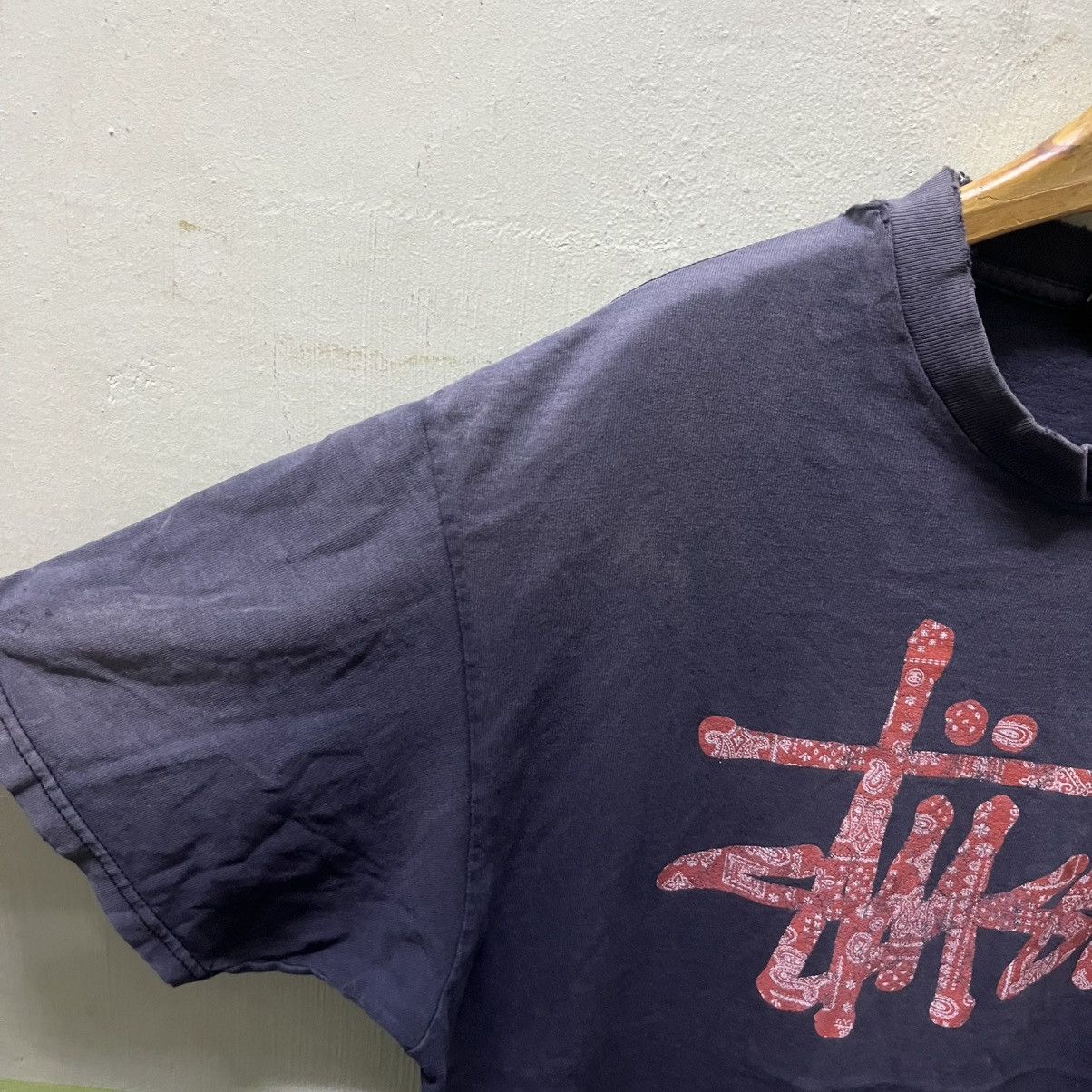 Stussy Distressed Vintage Stussy Bandana Logo Tees Size US L / EU 52-54 / 3 - 3 Thumbnail