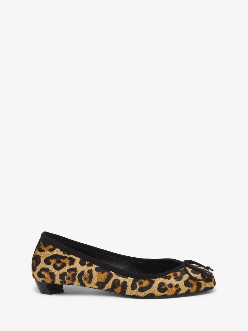 Alexander McQueen o1w1db10925 Armadillo Ballet Flat in Black/Leopard Size US 10.5 / IT 40.5 - 1 Thumbnail