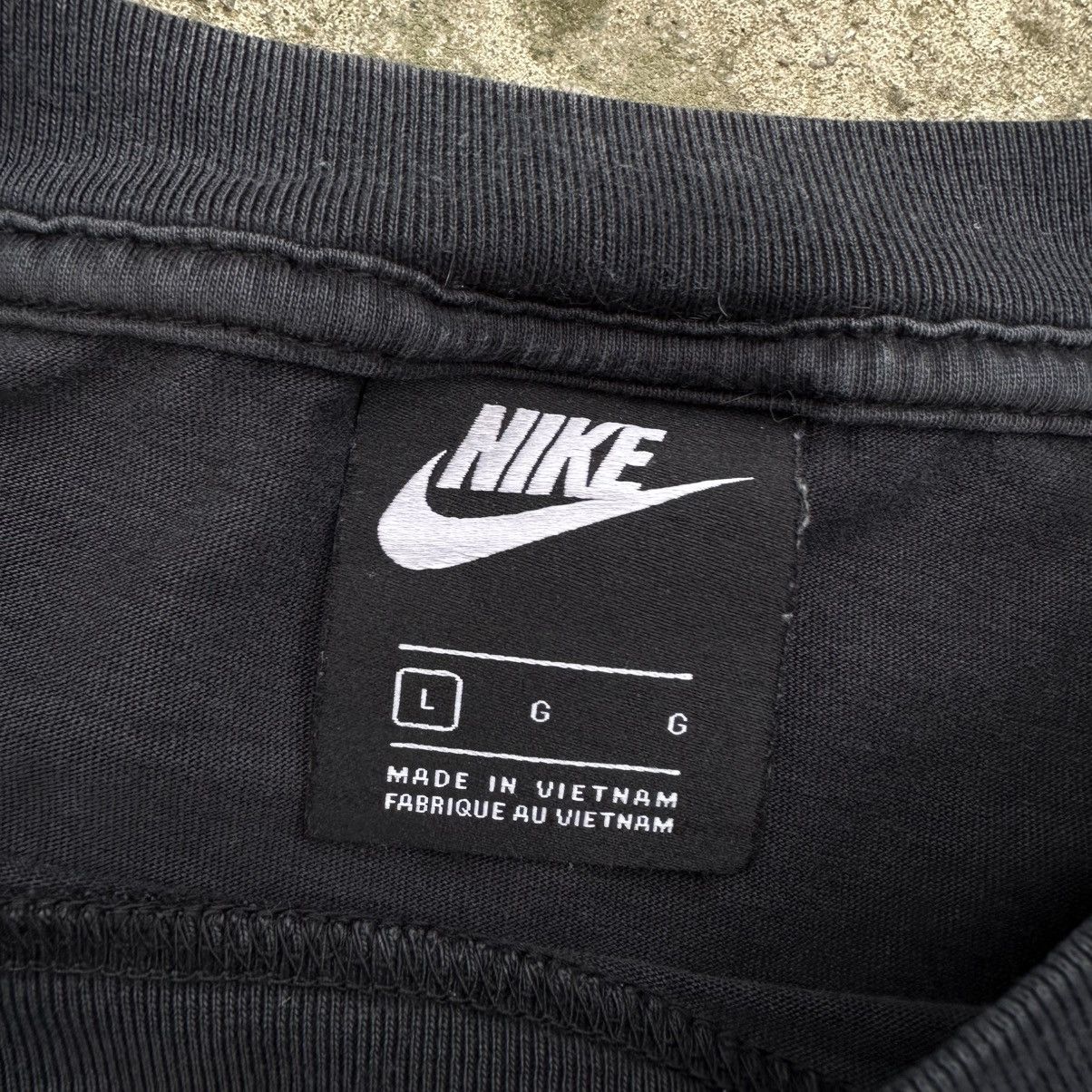 Nike Vintage Nike T-shirts Centre Logo Y2K 00s USA Size US L / EU 52-54 / 3 - 7 Thumbnail