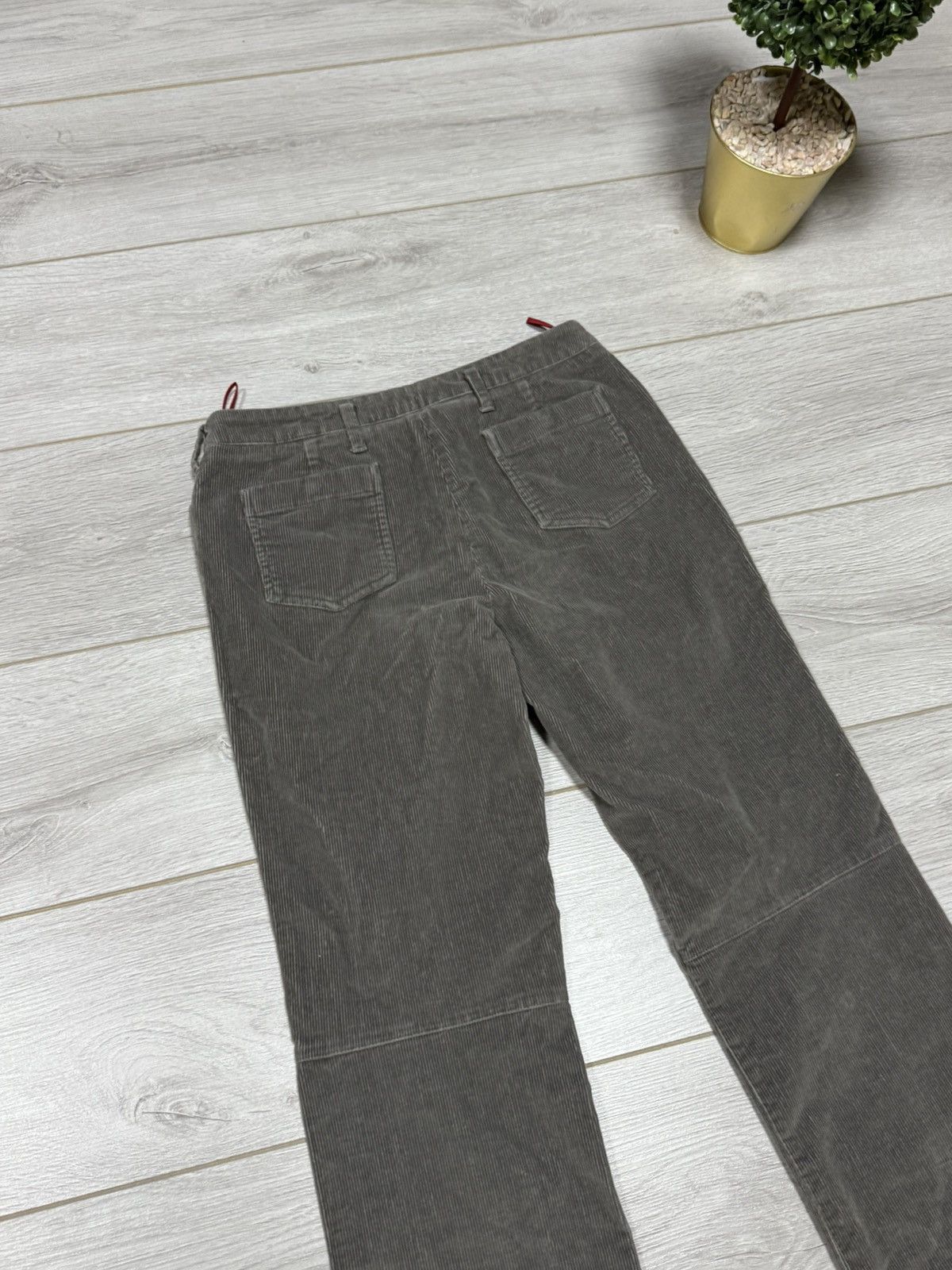 Prada Prada red tab corduroy velvet pants vintage zip Size 27" / US 4 / IT 40 - 13 Thumbnail